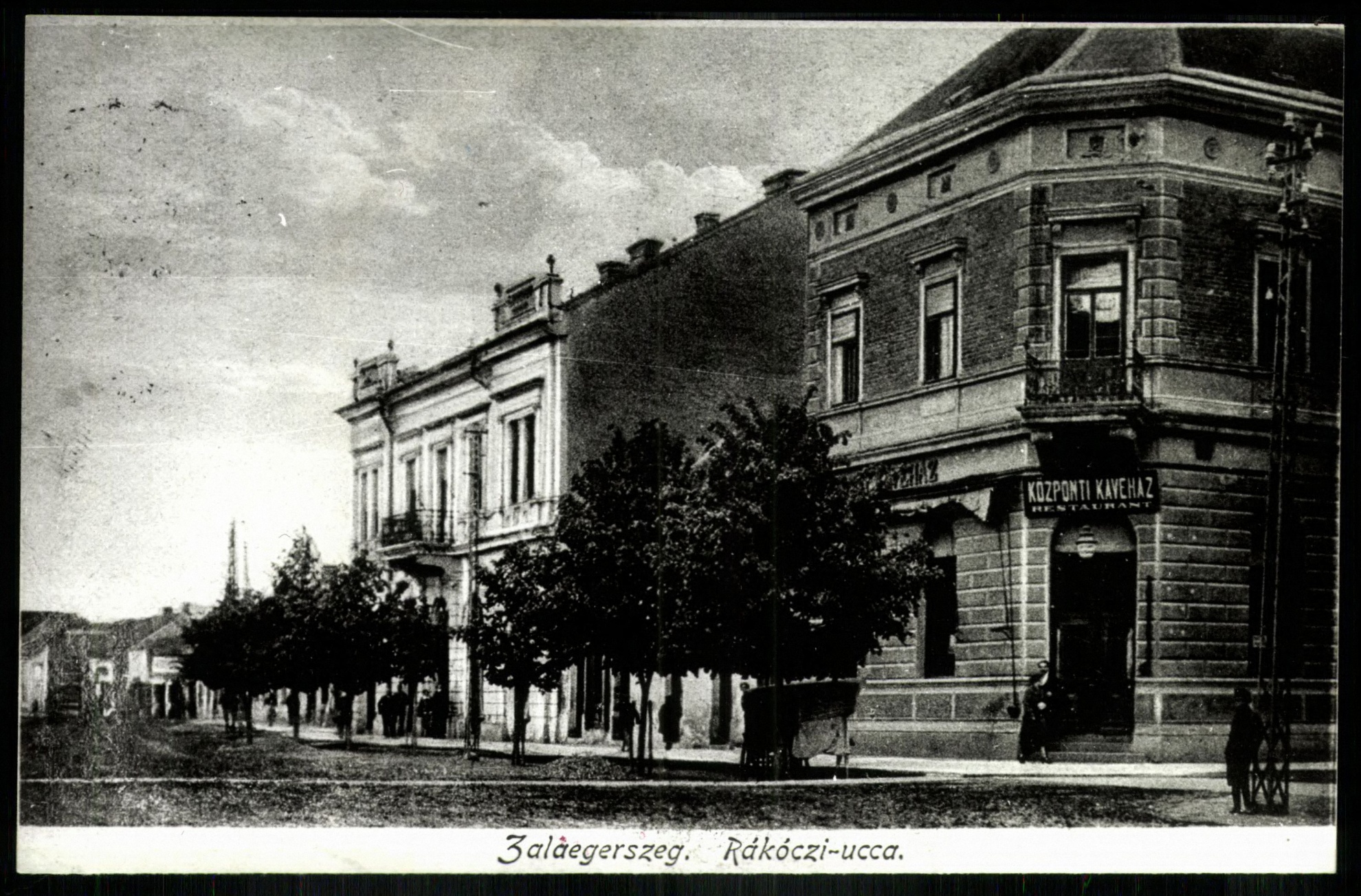 Zalaegerszeg Rákóczi utca. Központi kávéház (Magyar Kereskedelmi és Vendéglátóipari Múzeum CC BY-NC-ND)
