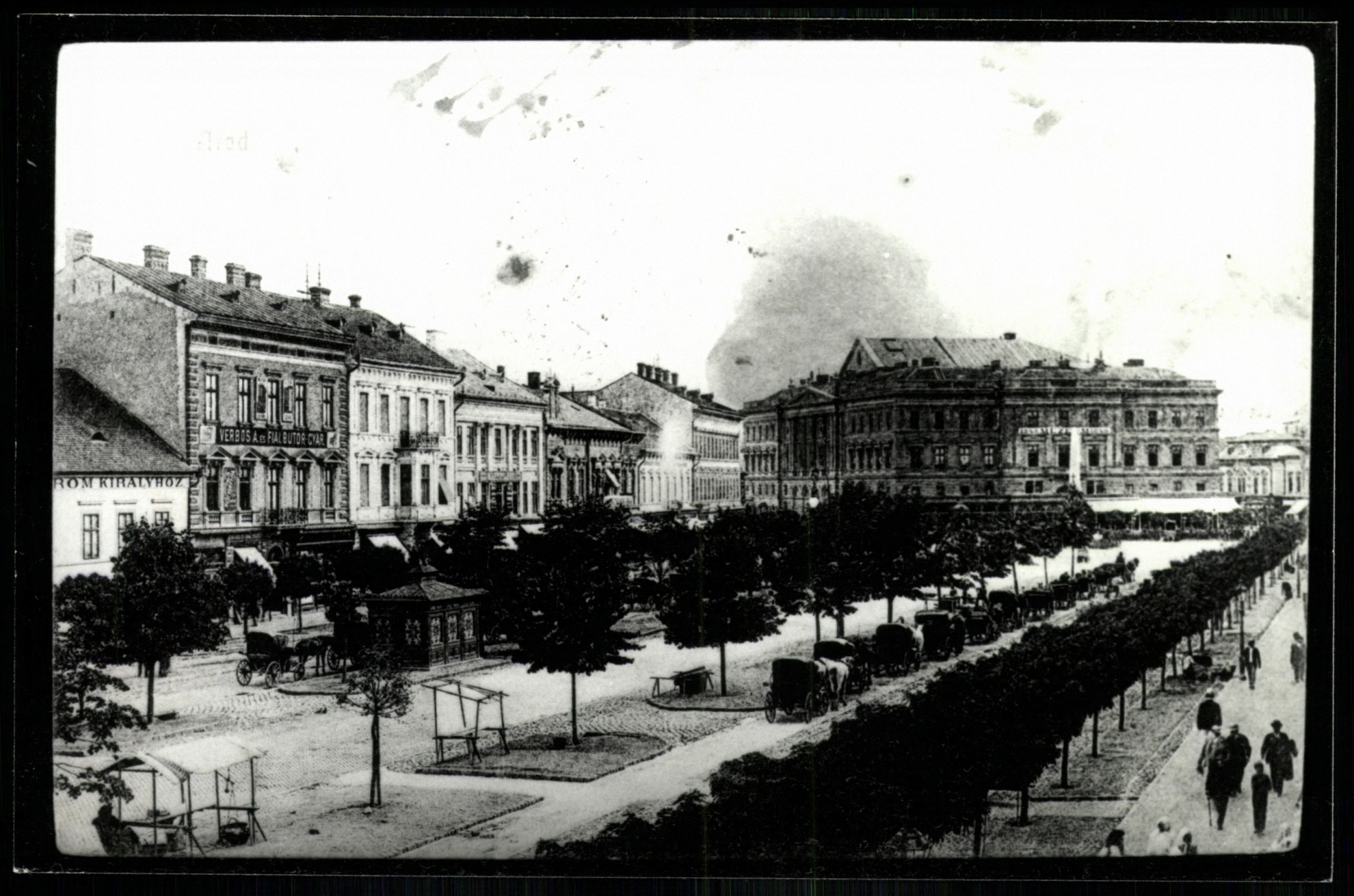 Arad Andrássy tér. A bal szélen Három Királyhoz (szálloda?) (Magyar Kereskedelmi és Vendéglátóipari Múzeum CC BY-NC-ND)