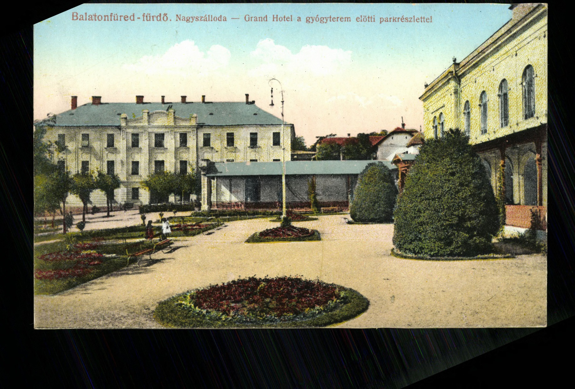 Balatonfüred-fürdő Nagyszálloda. Grand Hotel a gyógyterem előtti parkrészlettel (Magyar Kereskedelmi és Vendéglátóipari Múzeum CC BY-NC-ND)