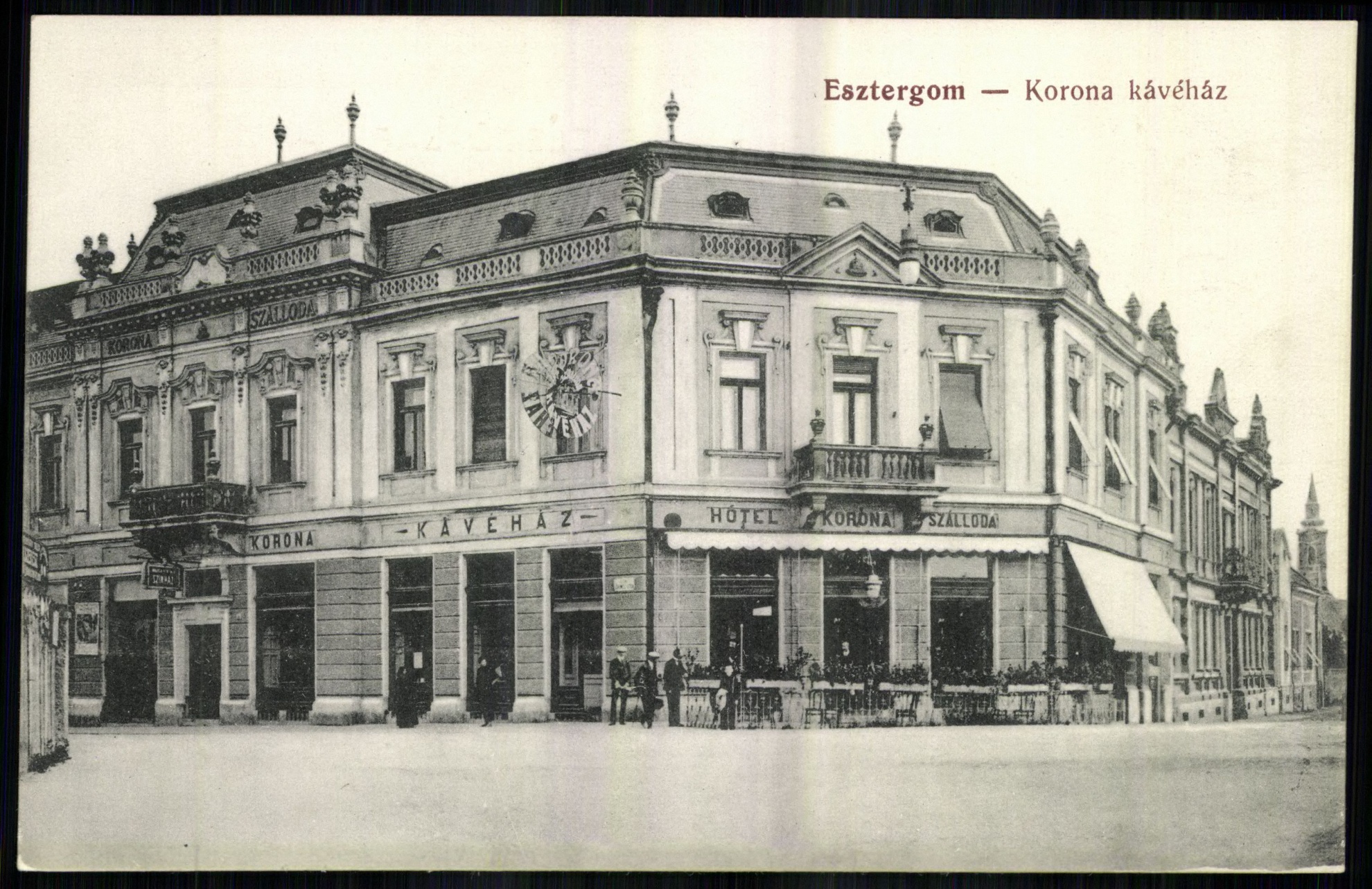 Esztergom Korona kávéház (Magyar Kereskedelmi és Vendéglátóipari Múzeum CC BY-NC-ND)