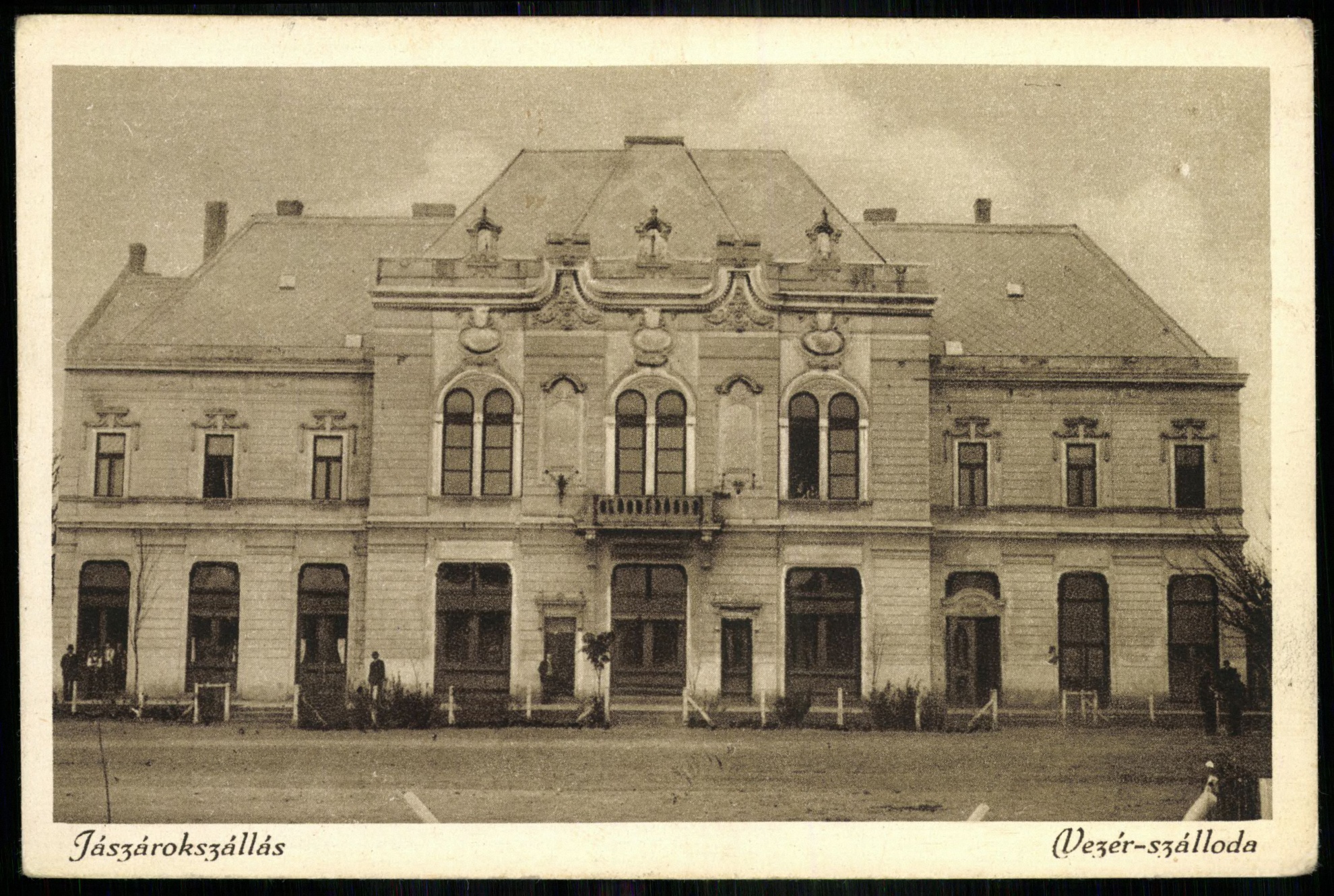 Jászárokszállás Vezér szálloda (Magyar Kereskedelmi és Vendéglátóipari Múzeum CC BY-NC-ND)
