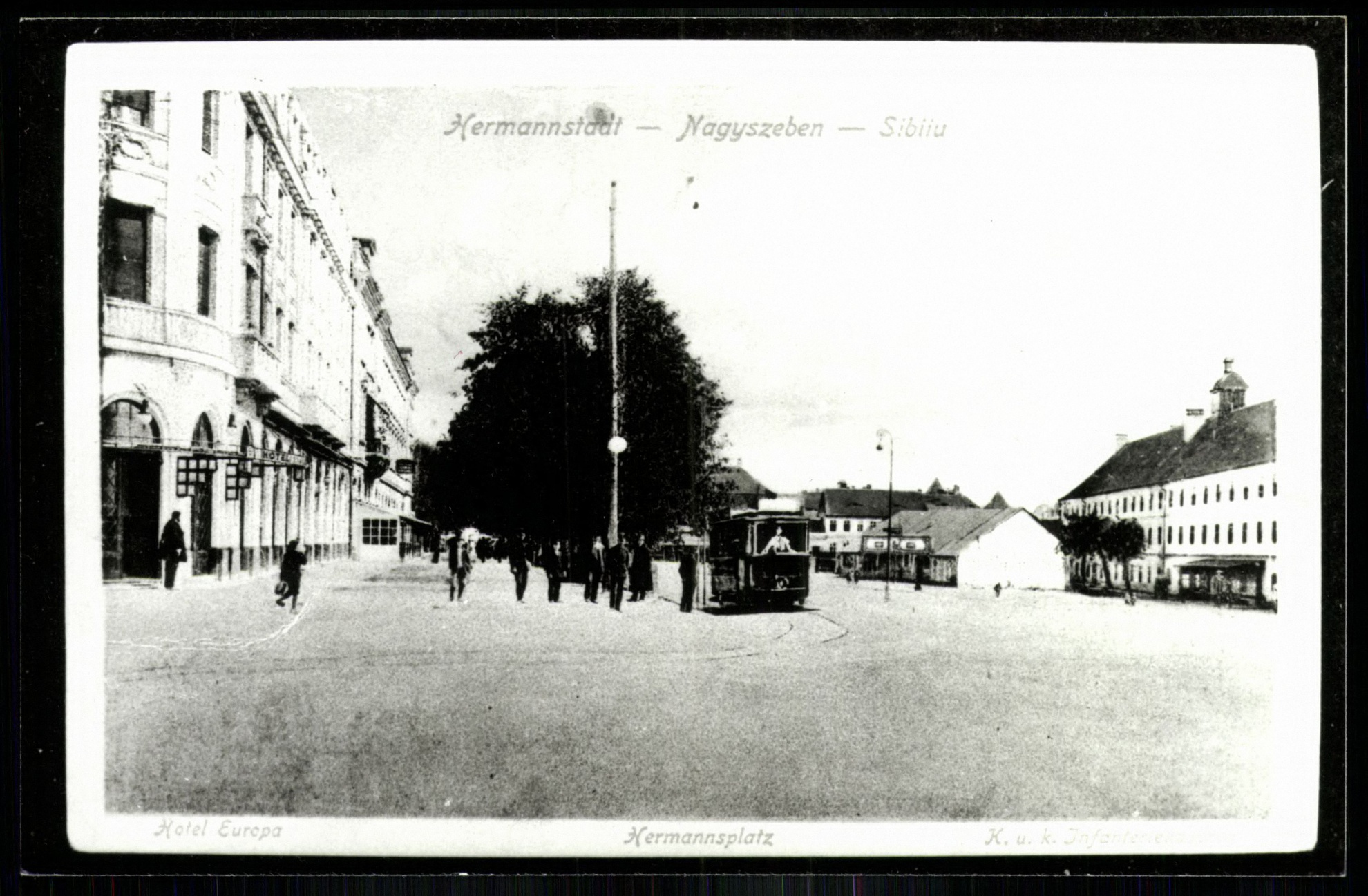 Nagyszeben Hermannsplatz. Balra Hotel Európa (Magyar Kereskedelmi és Vendéglátóipari Múzeum CC BY-NC-ND)