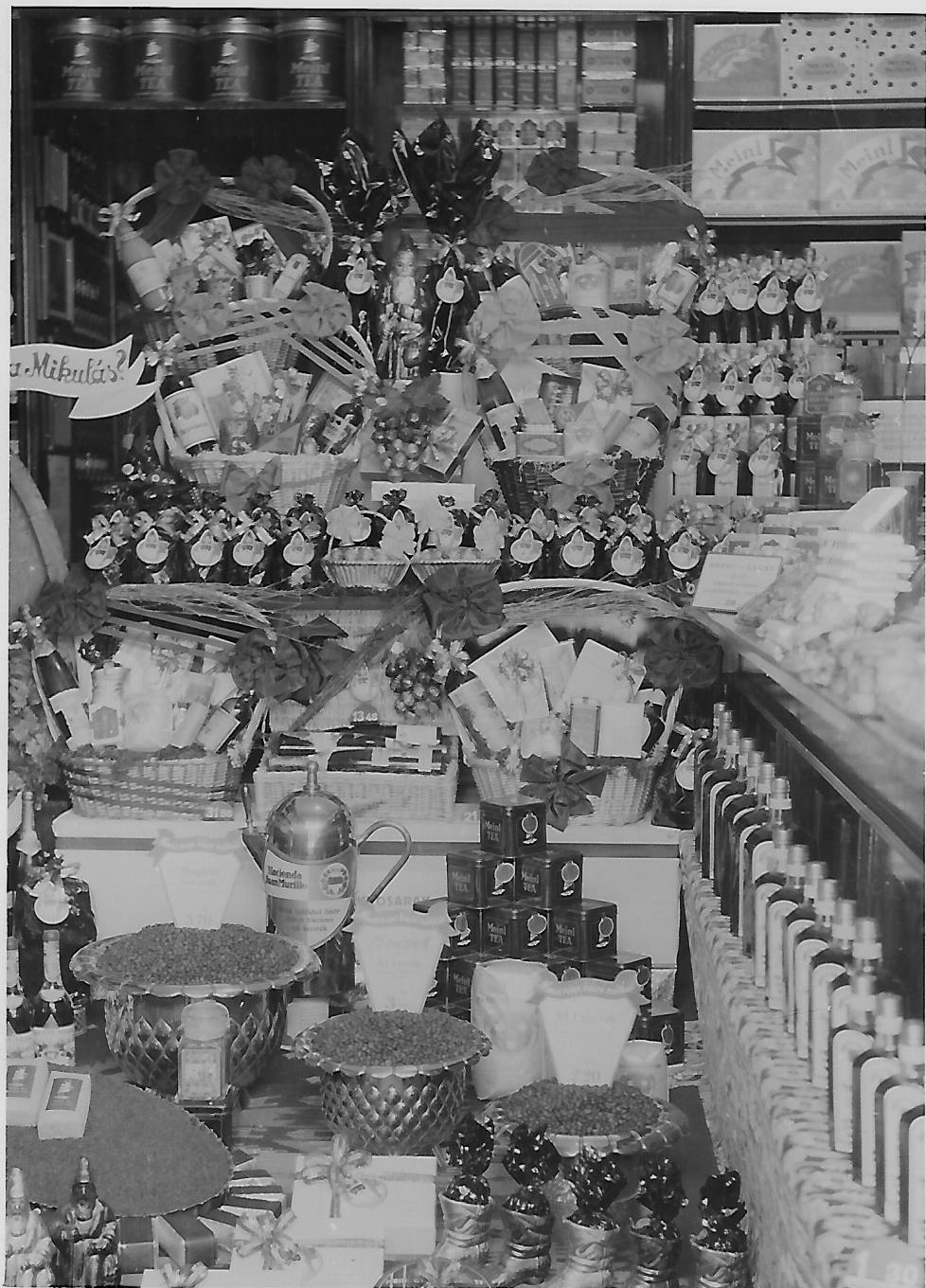 Meinl üzlet Szolnok 1938. (Magyar Kereskedelmi és Vendéglátóipari Múzeum CC BY-NC-ND)