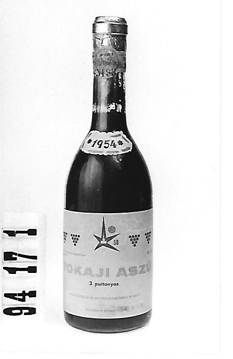 Állami Pincegazdaság 3 puttonyos Tokaji Aszú 1954. (Magyar Kereskedelmi és Vendéglátóipari Múzeum CC BY-NC-ND)
