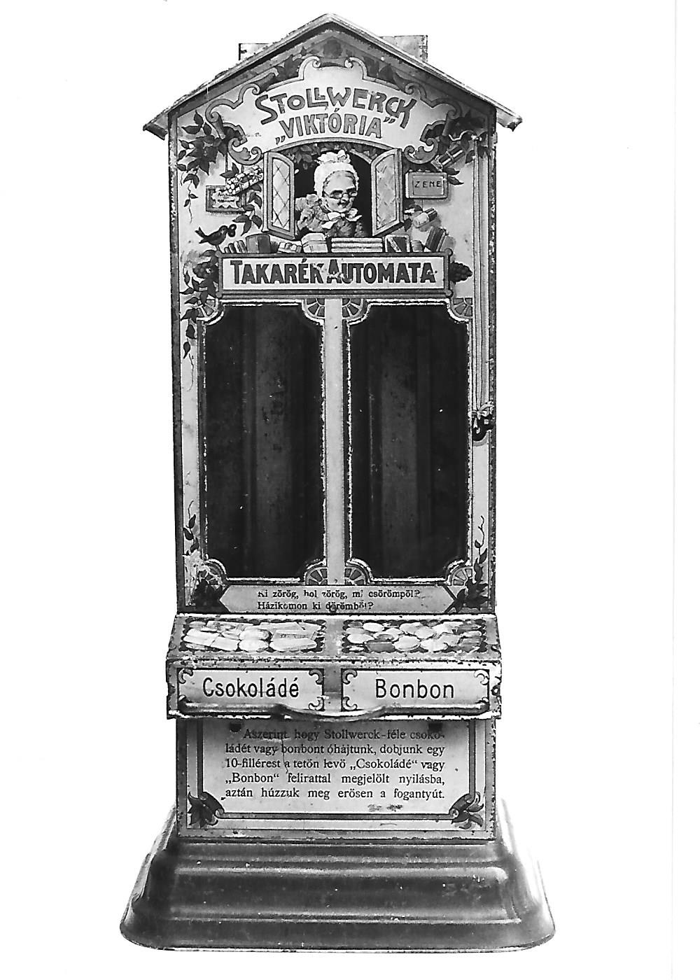 Stollwerck édességautomata, 1906. (Magyar Kereskedelmi és Vendéglátóipari Múzeum CC BY-NC-ND)