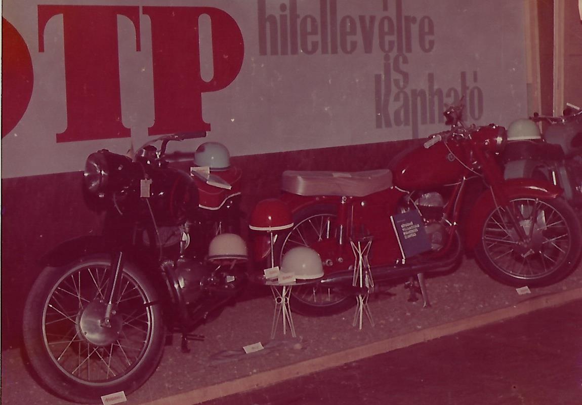 iparcikk bolt Derecske 1965. (Magyar Kereskedelmi és Vendéglátóipari Múzeum CC BY-NC-ND)