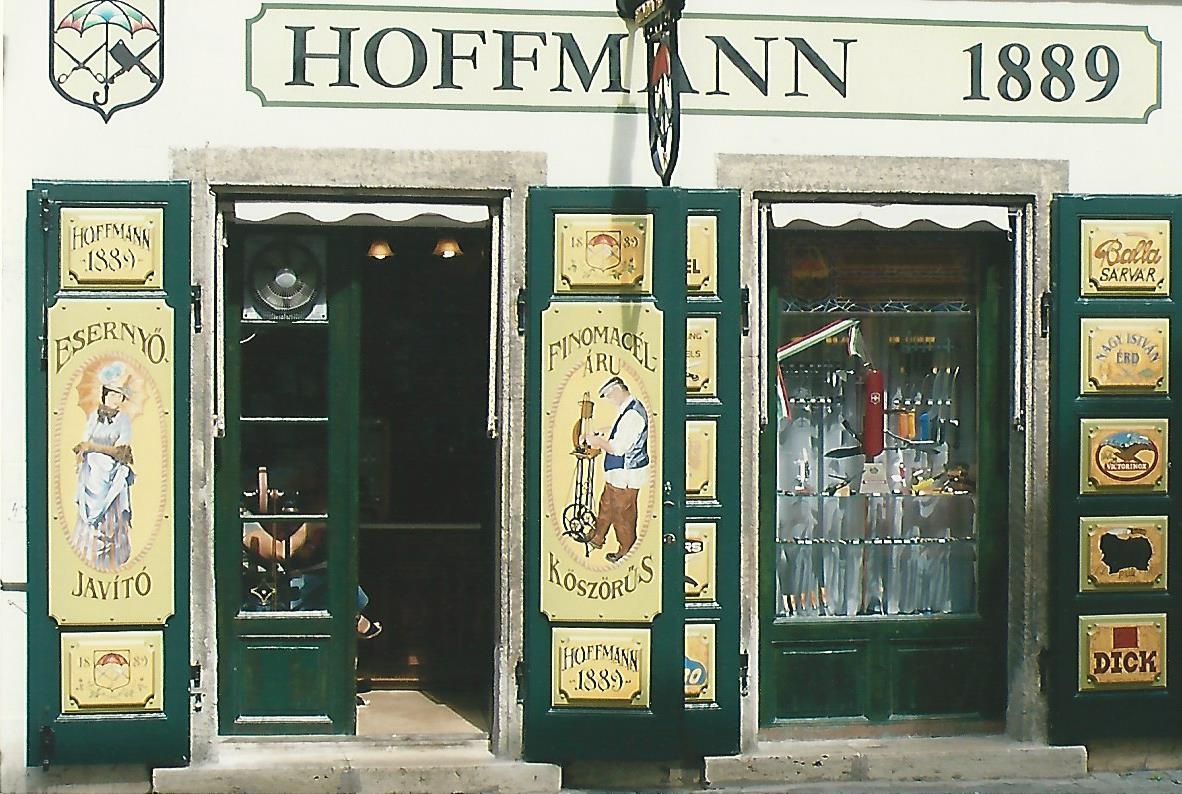 Hoffmann iparcikk bolt Győr 2008. (Magyar Kereskedelmi és Vendéglátóipari Múzeum CC BY-NC-ND)