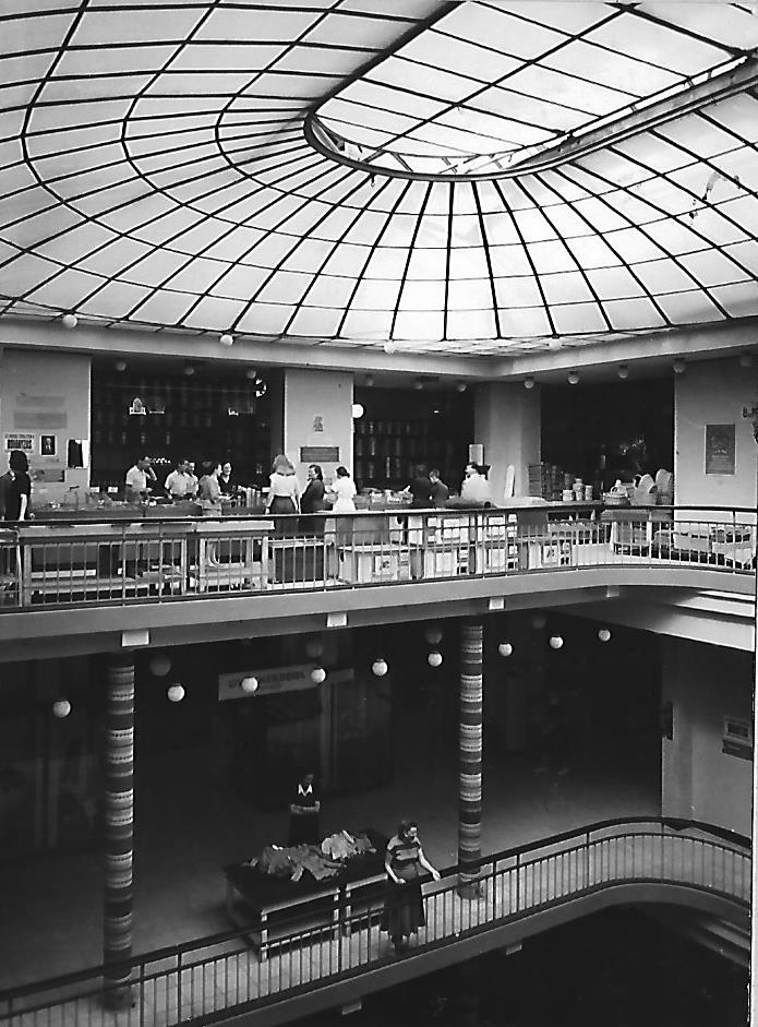 Magyar Divatcsarnok áruház Budapest (Magyar Kereskedelmi és Vendéglátóipari Múzeum CC BY-NC-ND)