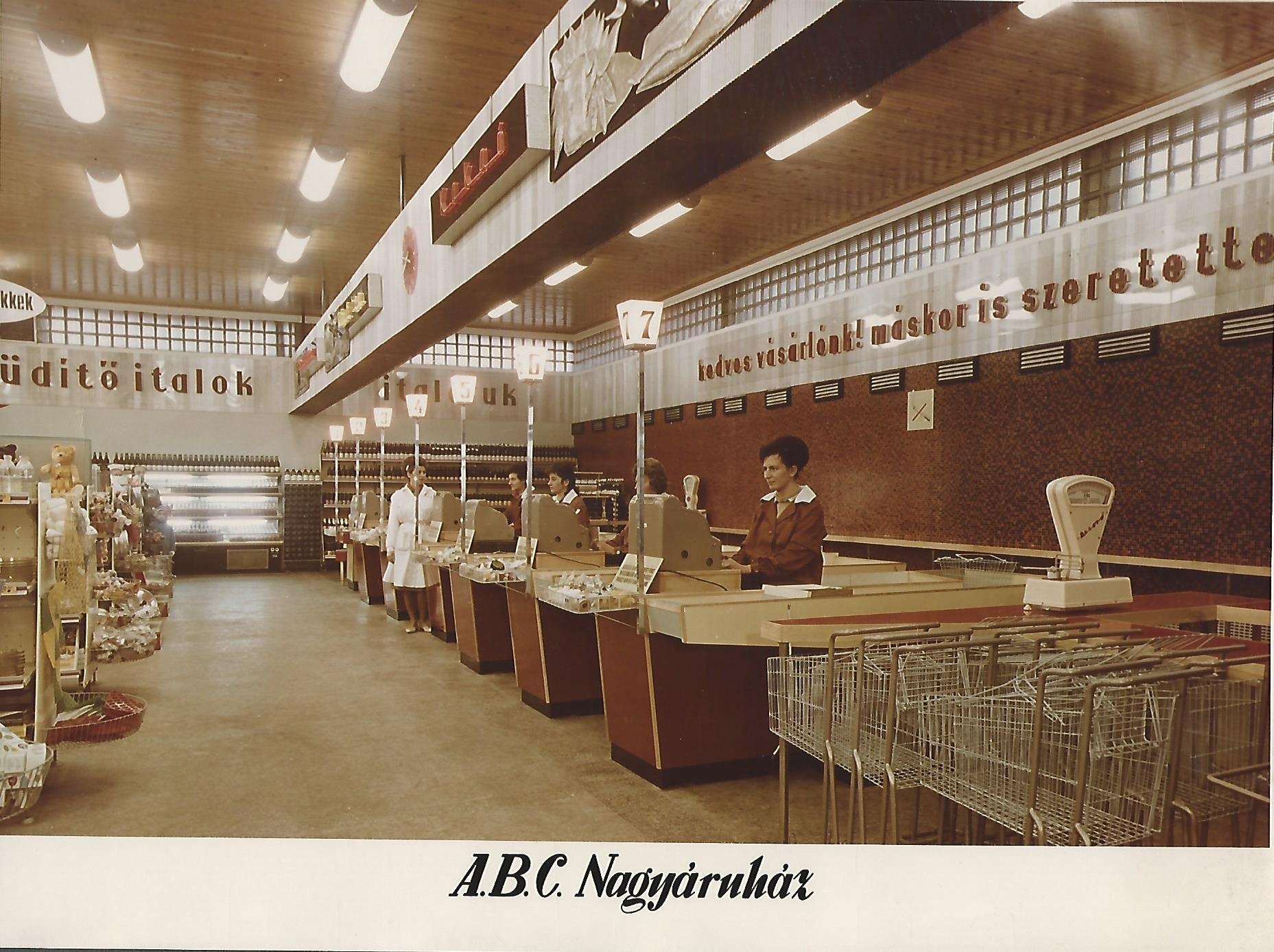 ABC nagyáruház Budapest 1975. (Magyar Kereskedelmi és Vendéglátóipari Múzeum CC BY-NC-ND)