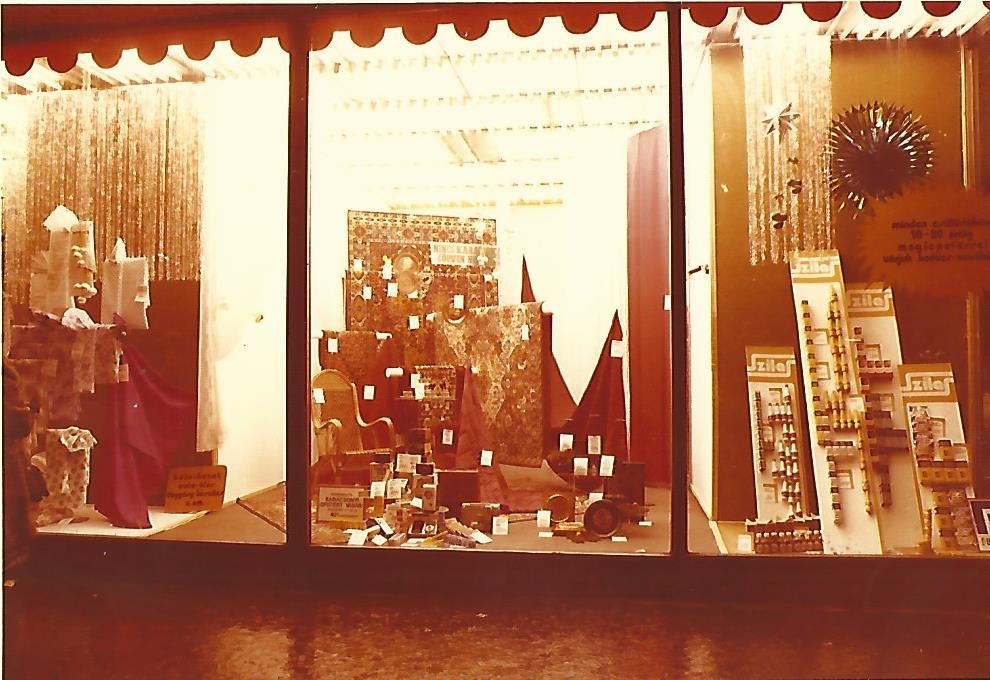 Corvin Áruház Budapest 1979. (Magyar Kereskedelmi és Vendéglátóipari Múzeum CC BY-NC-ND)