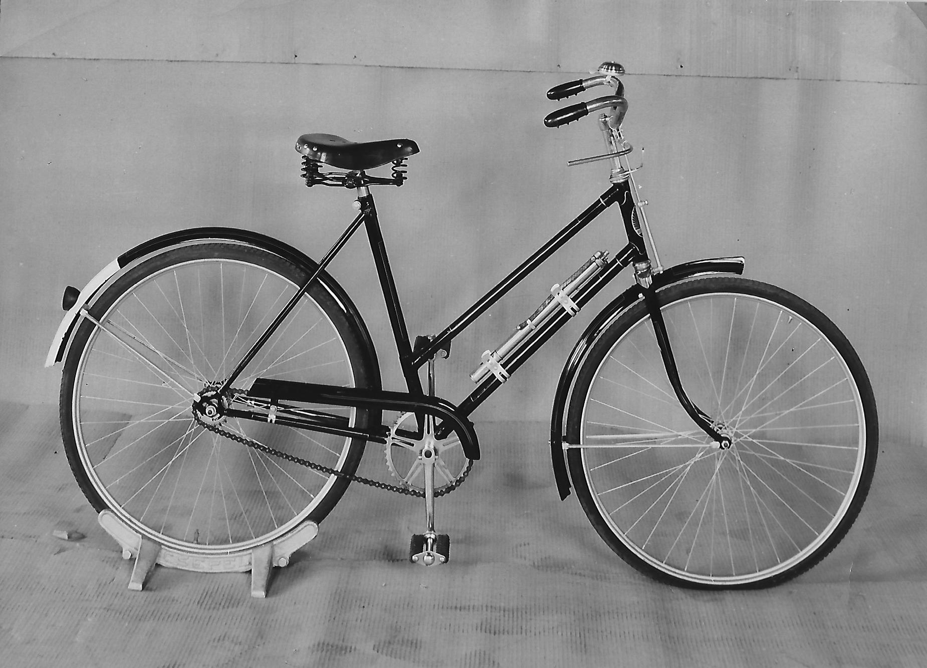 Csepel Női Kerékpár (Magyar Kereskedelmi és Vendéglátóipari Múzeum CC BY-NC-ND)