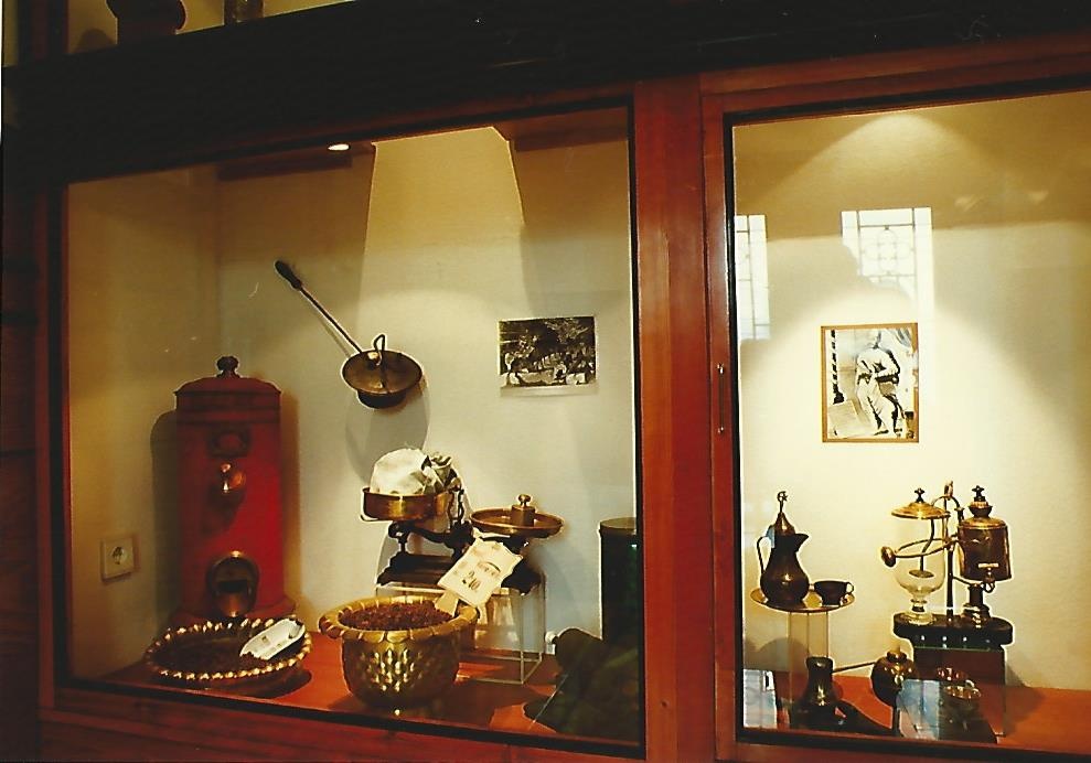 Egykori MKVM vendéglátóipari kiállítás Budapest 1993. (Magyar Kereskedelmi és Vendéglátóipari Múzeum CC BY-NC-ND)