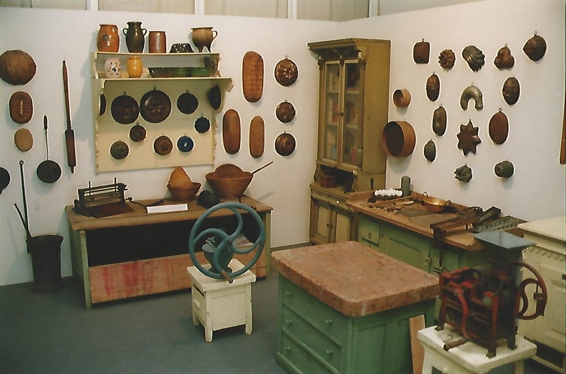 Egykori MKVM vendéglátóipari kiállítás Tatabánya 1998. (Magyar Kereskedelmi és Vendéglátóipari Múzeum CC BY-NC-ND)
