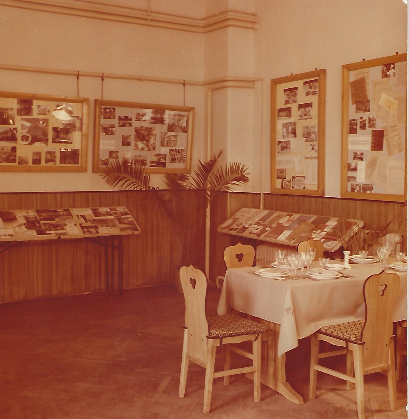Egykori MKVM kiállítás Budapest 1970-es évek eleje (Magyar Kereskedelmi és Vendéglátóipari Múzeum CC BY-NC-ND)