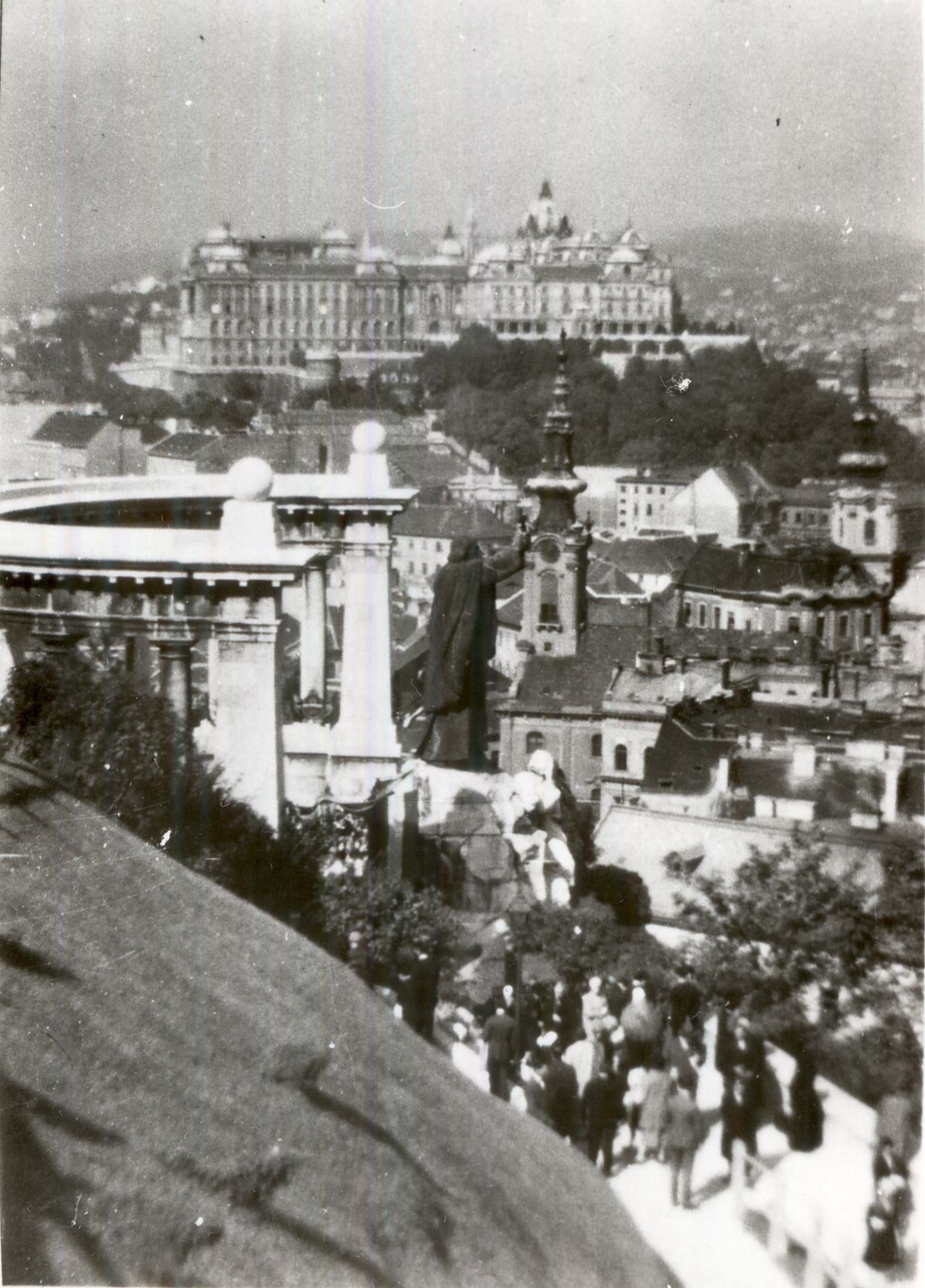 Budapesti Panoráma a Szent Gellért Szobornál (Magyar Kereskedelmi és Vendéglátóipari Múzeum CC BY-NC-ND)