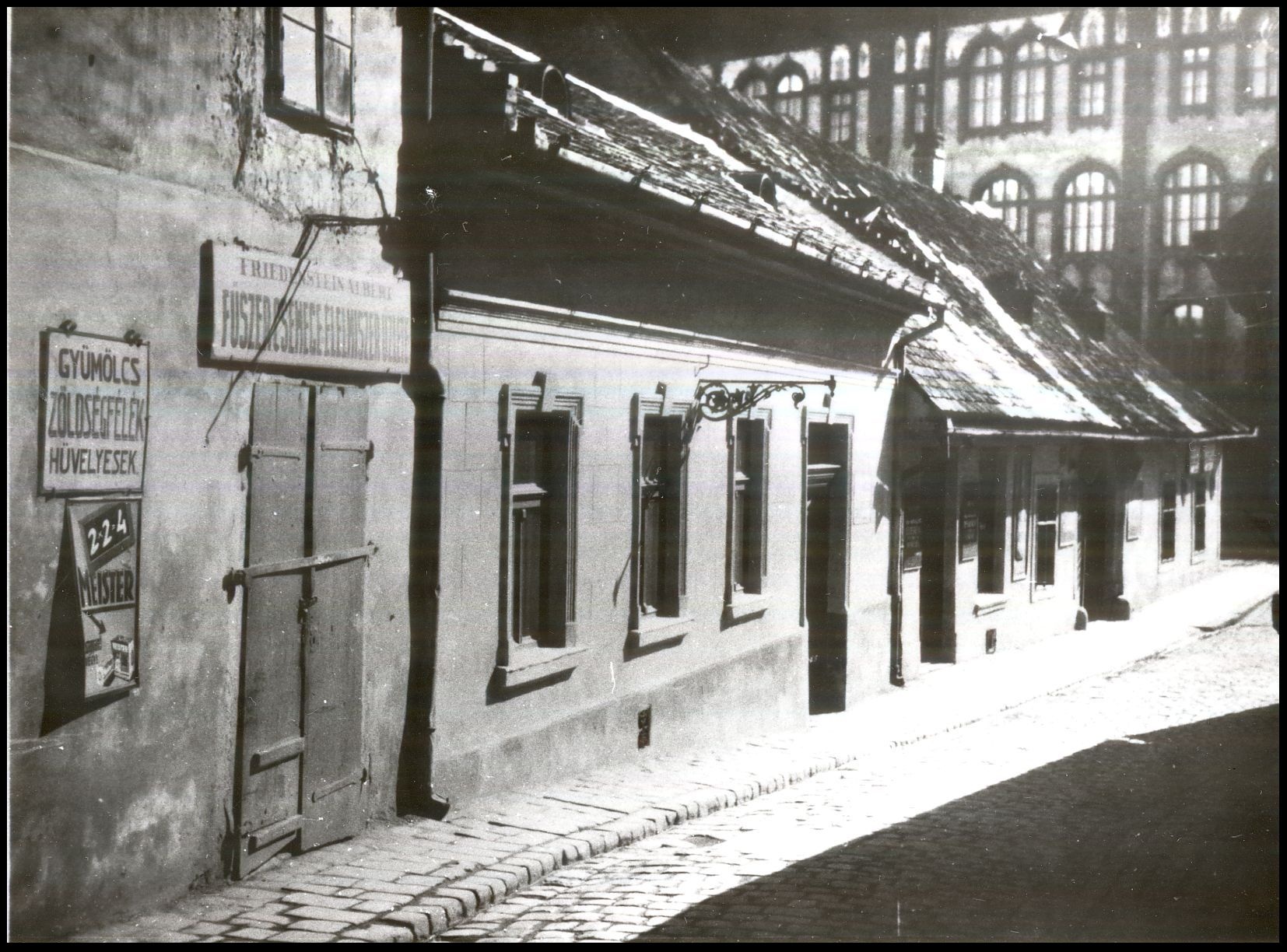 Tabán, Kereszt utca (Magyar Kereskedelmi és Vendéglátóipari Múzeum CC BY-NC-ND)