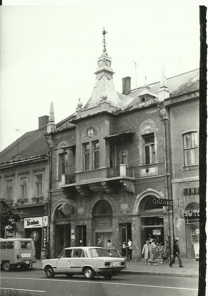 Debrecen, Kossuth u. 11. (Magyar Kereskedelmi és Vendéglátóipari Múzeum CC BY-NC-ND)