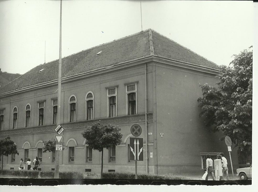 Debrecen Kossuth és Sas utca sarok (Magyar Kereskedelmi és Vendéglátóipari Múzeum CC BY-NC-ND)