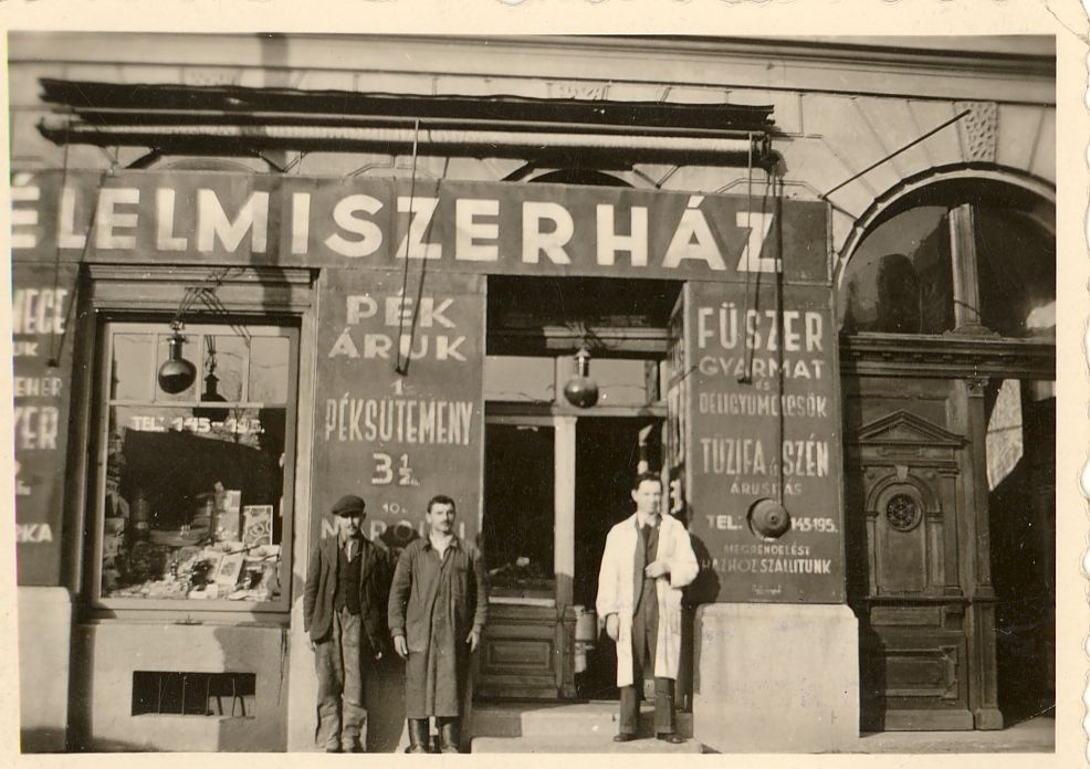 Balássy Gyula élelmiszerüzlete Budapest (Magyar Kereskedelmi és Vendéglátóipari Múzeum CC BY-NC-ND)