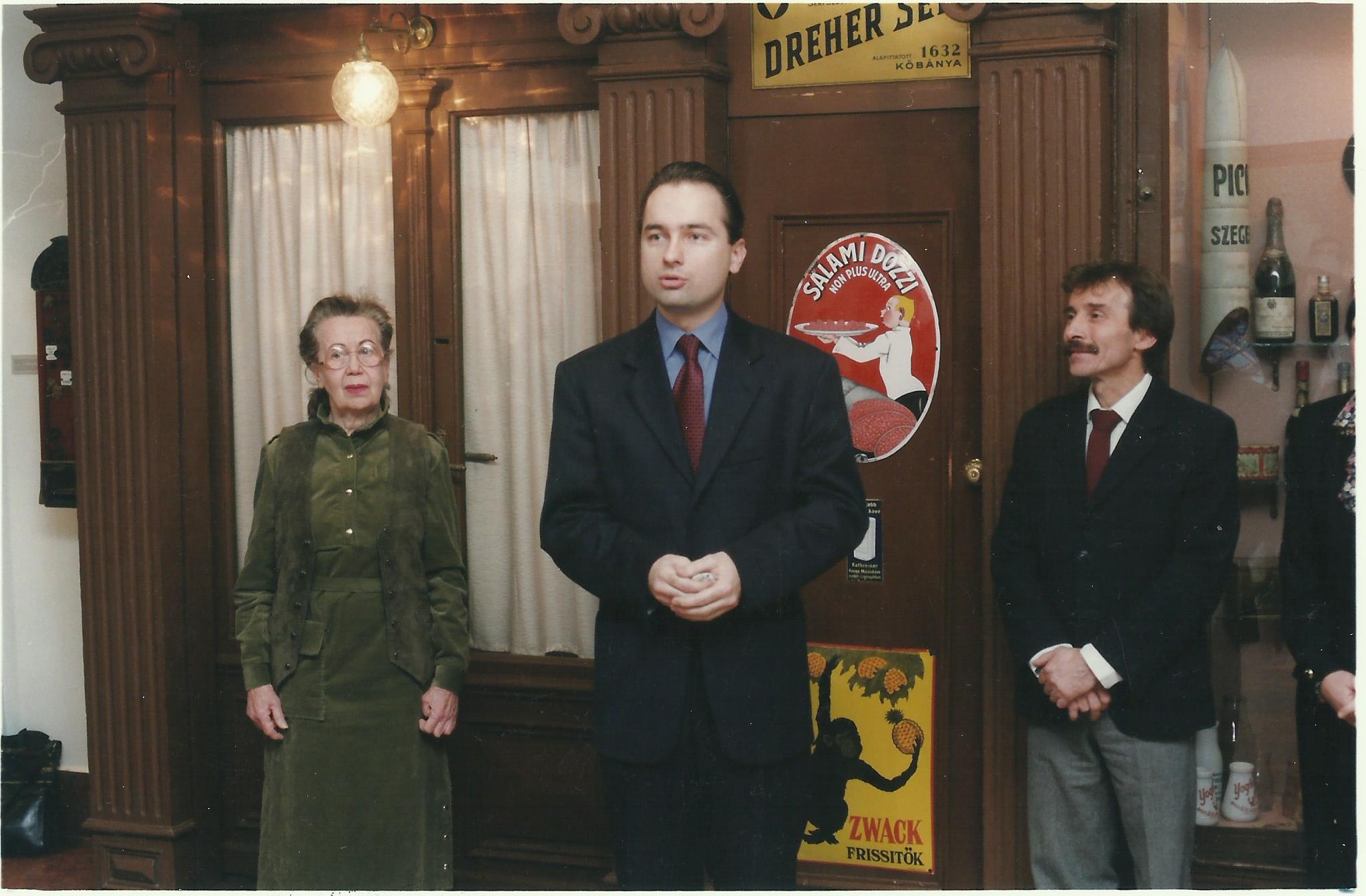 Kiállítás megnyitó-MKVM, Budapest 1997. (Magyar Kereskedelmi és Vendéglátóipari Múzeum CC BY-NC-ND)