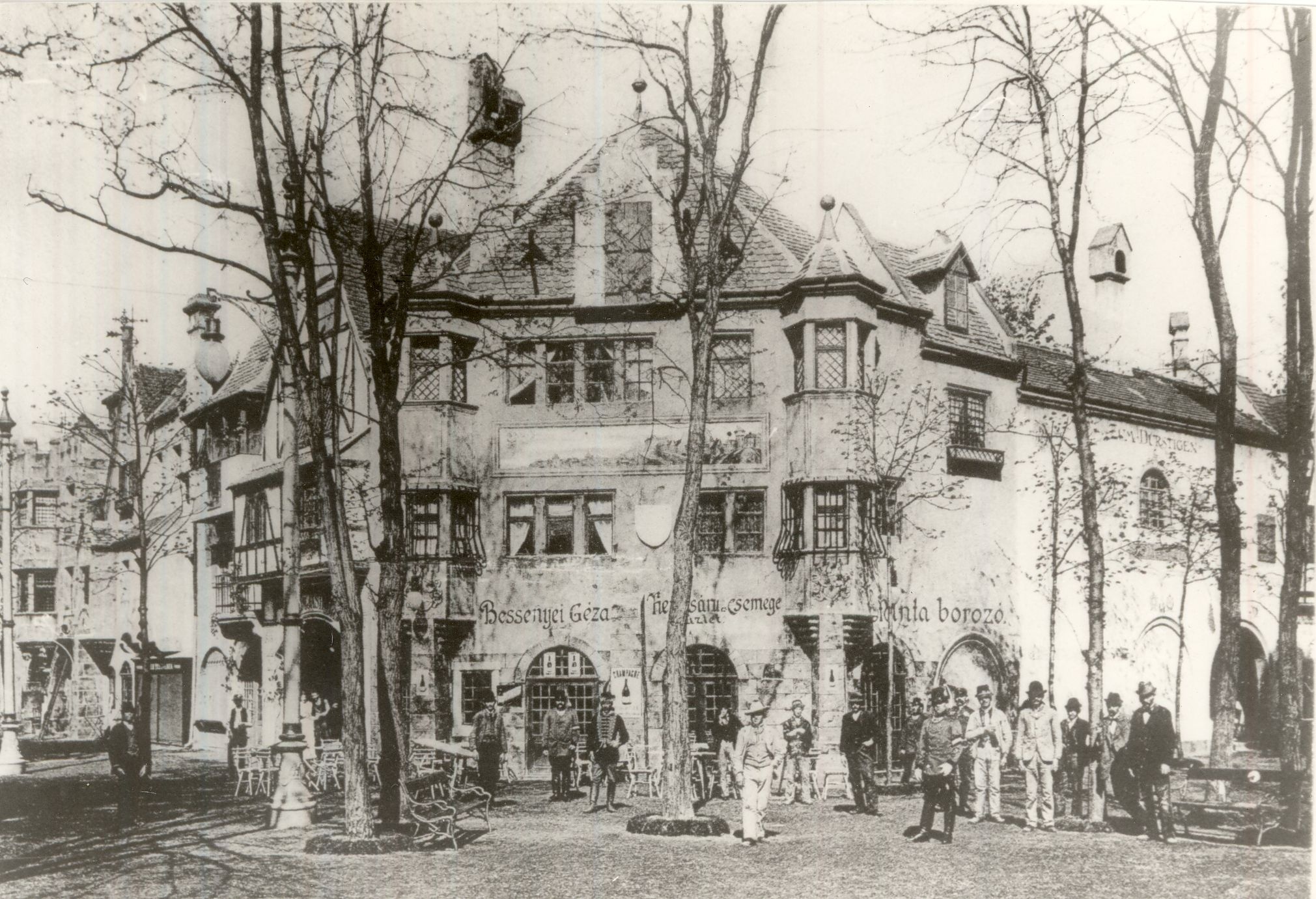 Ezredéves kiállítás épületei Ős Budavár, Budapest 1896. (Magyar Kereskedelmi és Vendéglátóipari Múzeum CC BY-NC-ND)