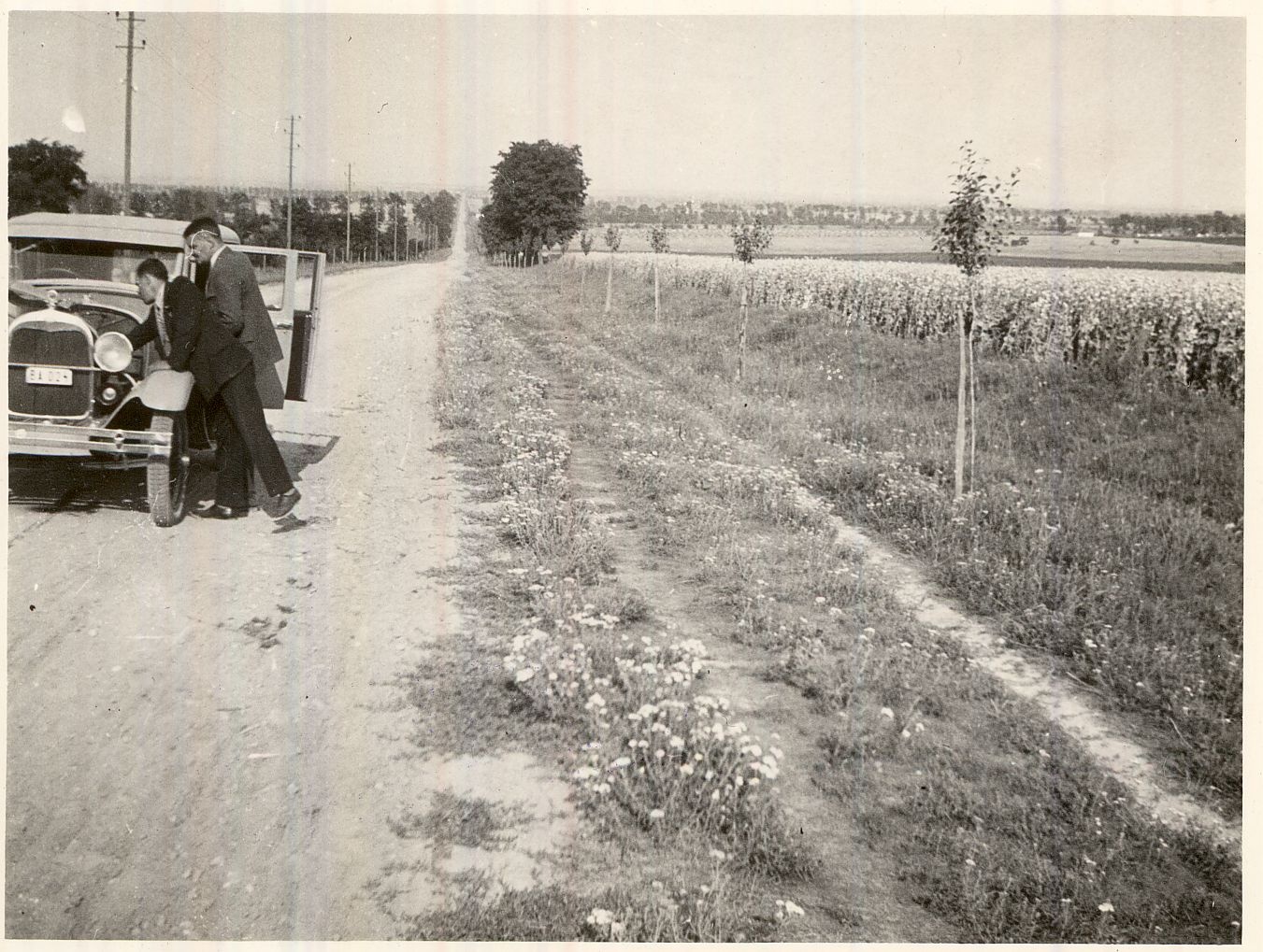 Hegedűs Vilmos vidéki útja 1935. (Magyar Kereskedelmi és Vendéglátóipari Múzeum CC BY-NC-ND)