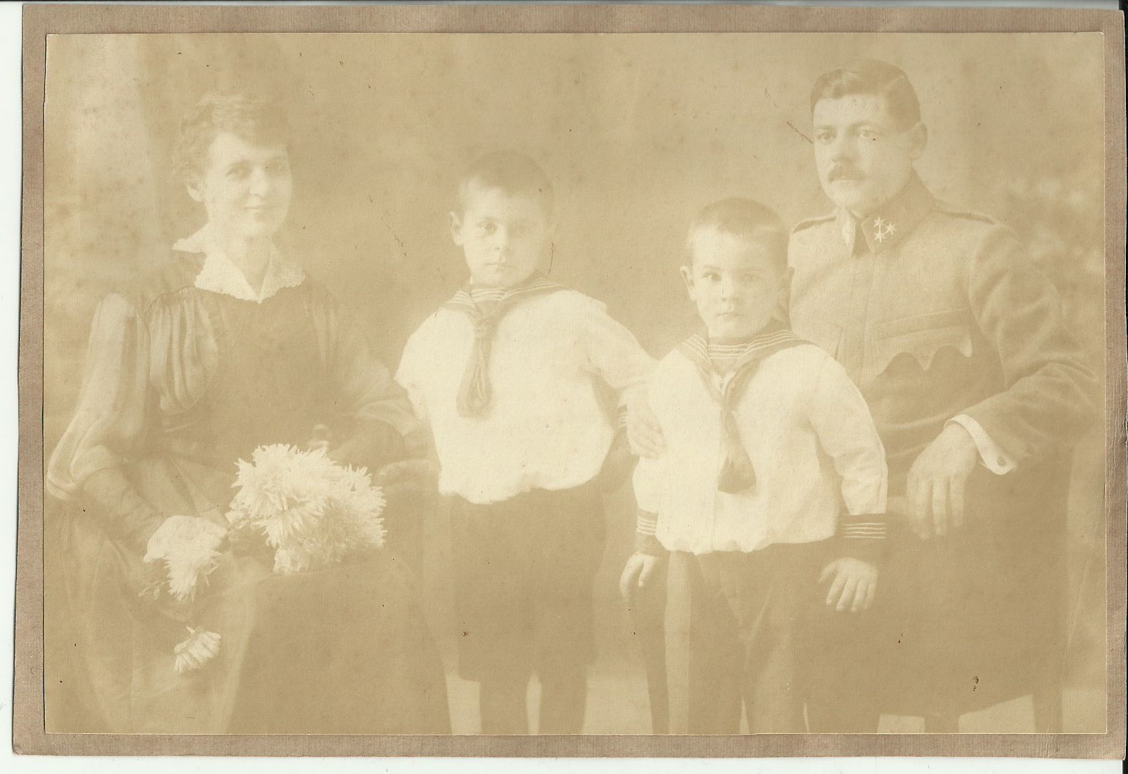 Gerner János családi fényképe (Magyar Kereskedelmi és Vendéglátóipari Múzeum CC BY-NC-ND)