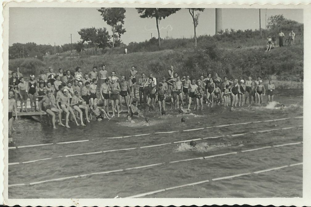 Zombori Úszóverseny (Magyar Kereskedelmi és Vendéglátóipari Múzeum CC BY-NC-ND)