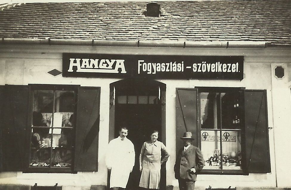 Hangya szövetkezet Horvátzsidány 1930. (Magyar Kereskedelmi és Vendéglátóipari Múzeum CC BY-NC-ND)