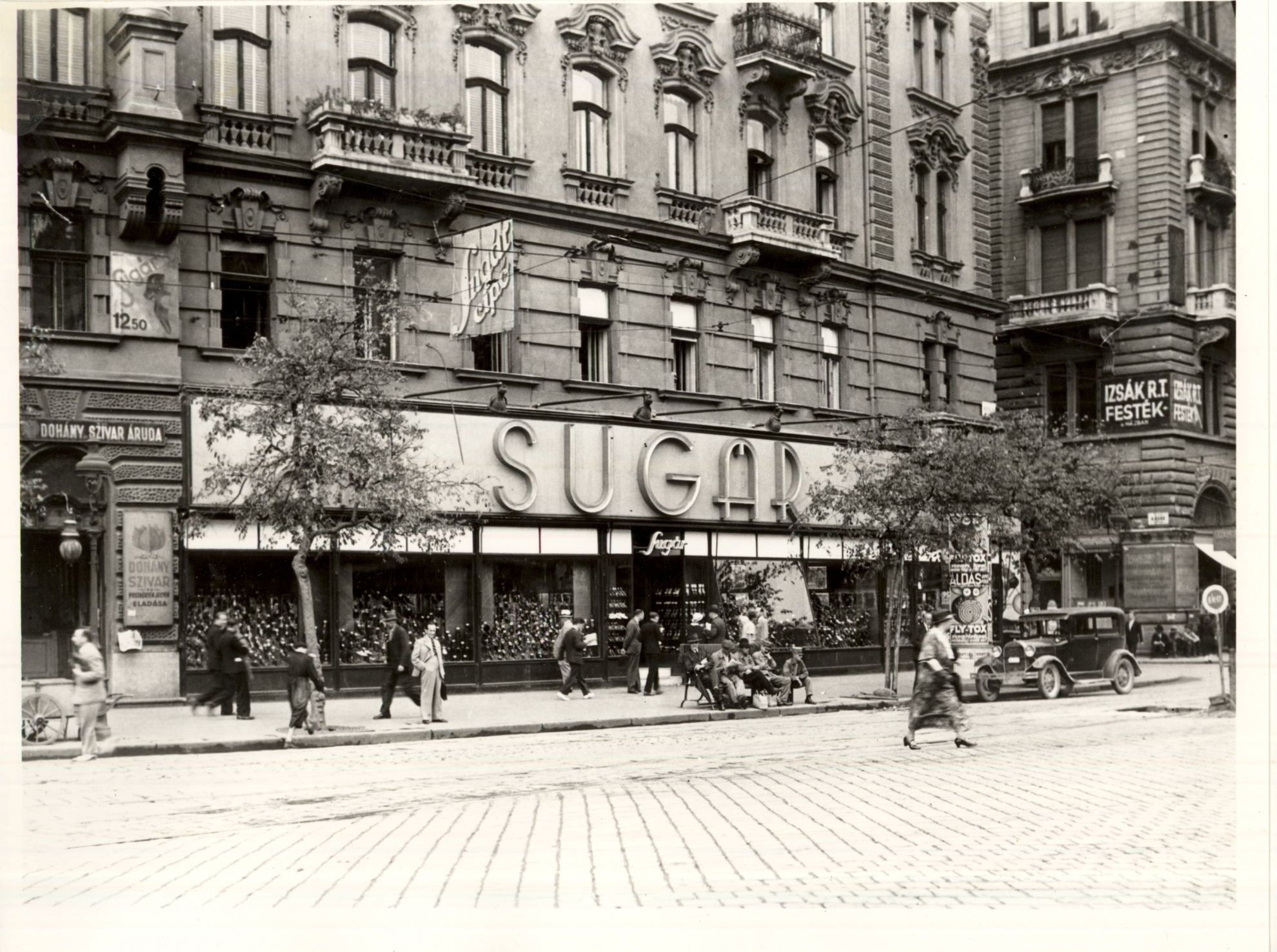 Sugár Cipőbolt (Magyar Kereskedelmi és Vendéglátóipari Múzeum CC BY-NC-ND)