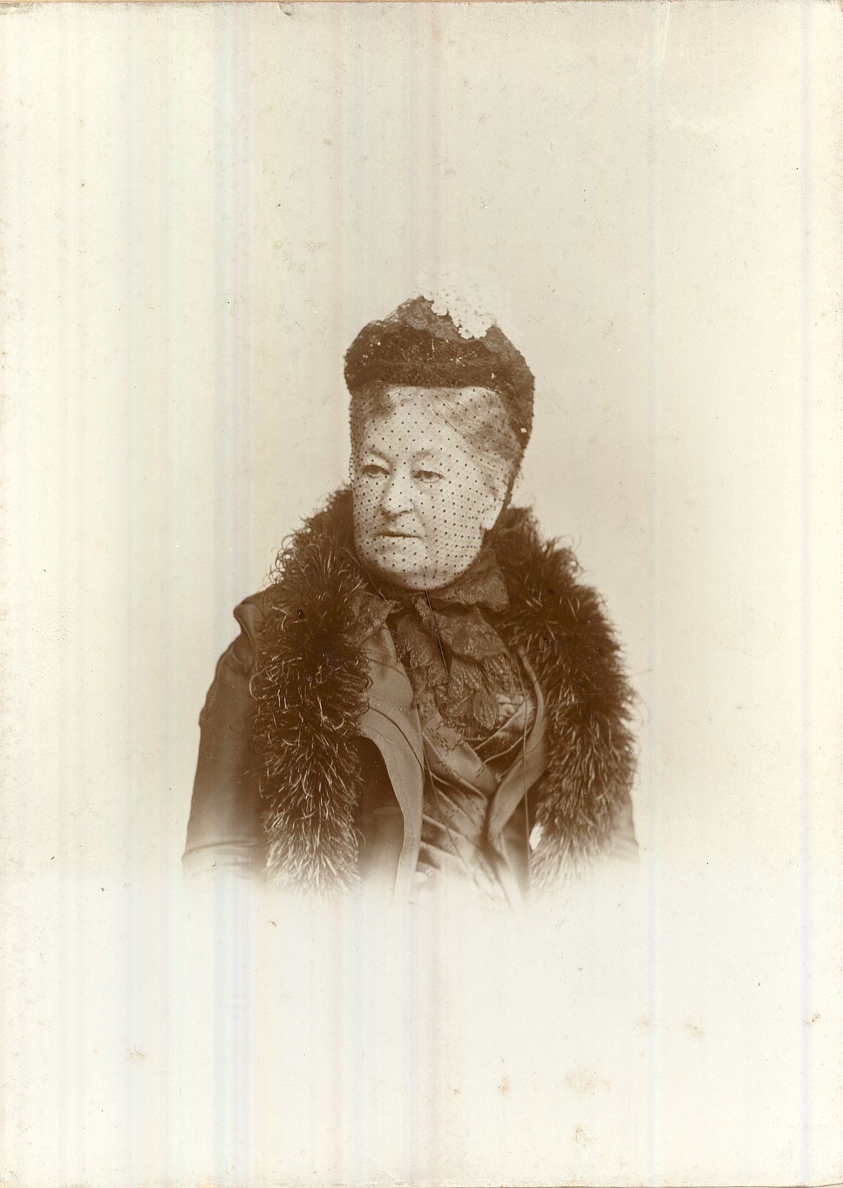 Idős hölgy portréja 1901. (Magyar Kereskedelmi és Vendéglátóipari Múzeum CC BY-NC-ND)