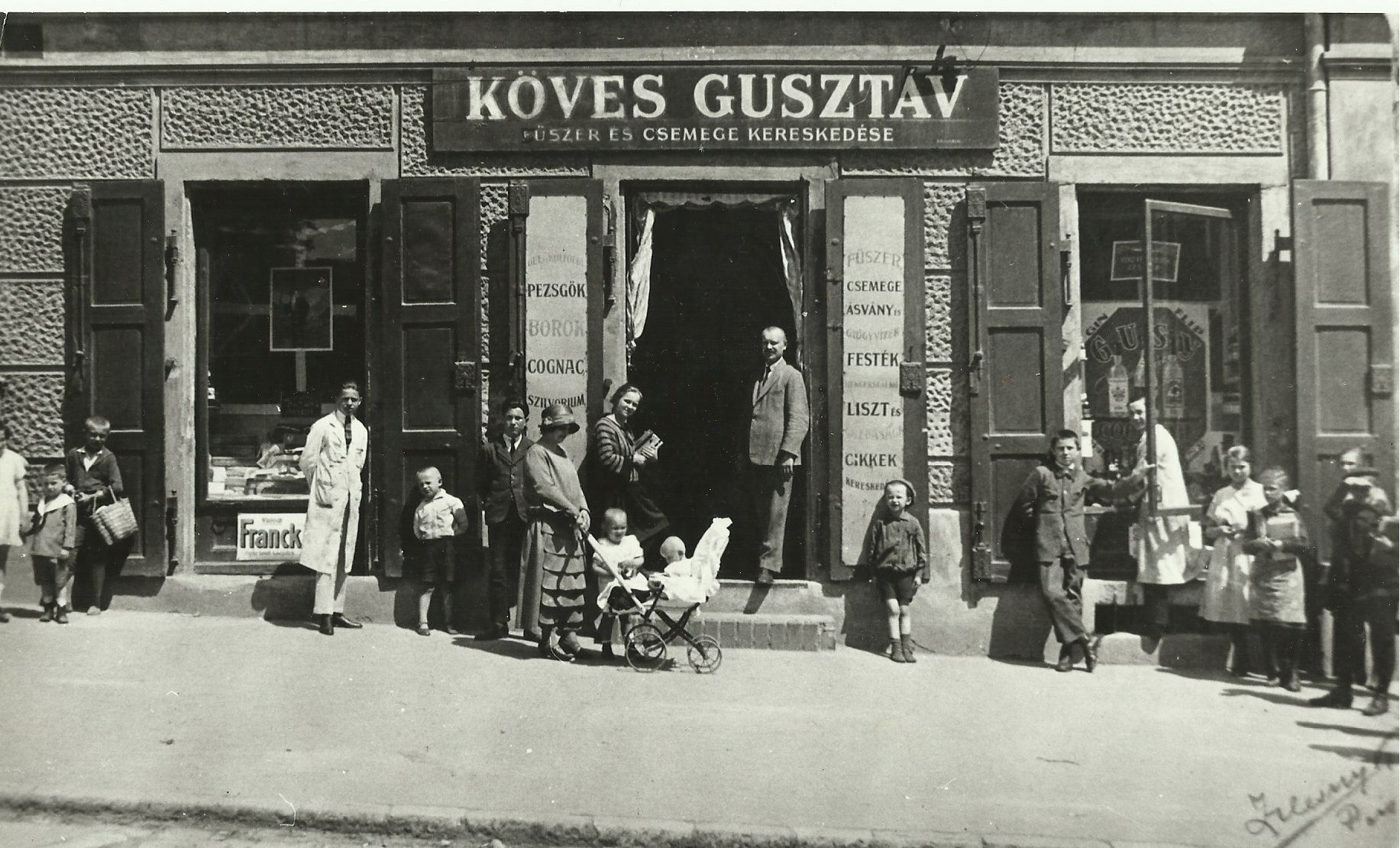Köves Gusztáv Füszer és Csemege Kereskedése (Magyar Kereskedelmi és Vendéglátóipari Múzeum CC BY-NC-ND)