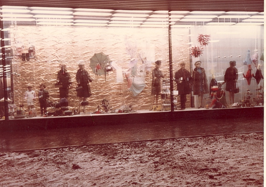 Centrum Áruház Veszprém 1969. (Magyar Kereskedelmi és Vendéglátóipari Múzeum CC BY-NC-ND)
