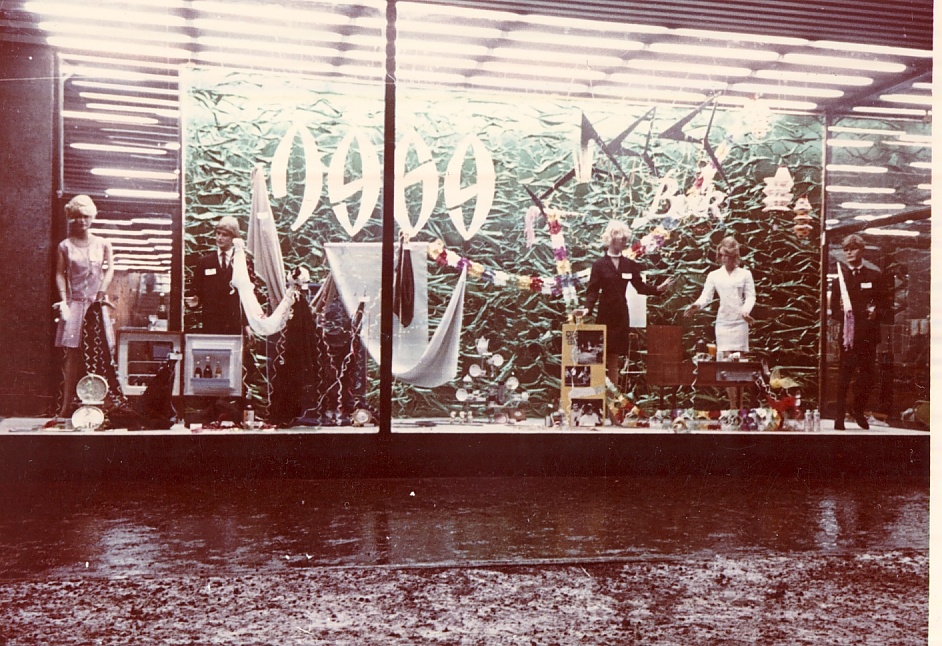 Centrum Áruház Veszprém 1969. (Magyar Kereskedelmi és Vendéglátóipari Múzeum CC BY-NC-ND)