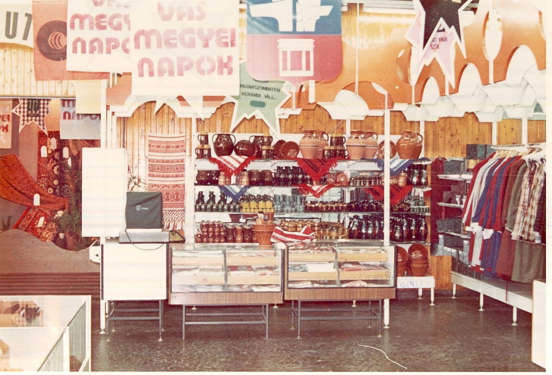 Centrum Áruház Veszprém 1981. (Magyar Kereskedelmi és Vendéglátóipari Múzeum CC BY-NC-ND)
