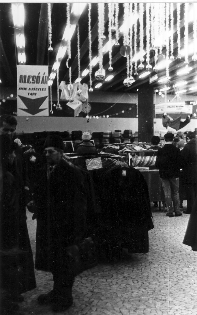 Centrum Áruház, Veszprém 1960-as évek (Magyar Kereskedelmi és Vendéglátóipari Múzeum CC BY-NC-ND)