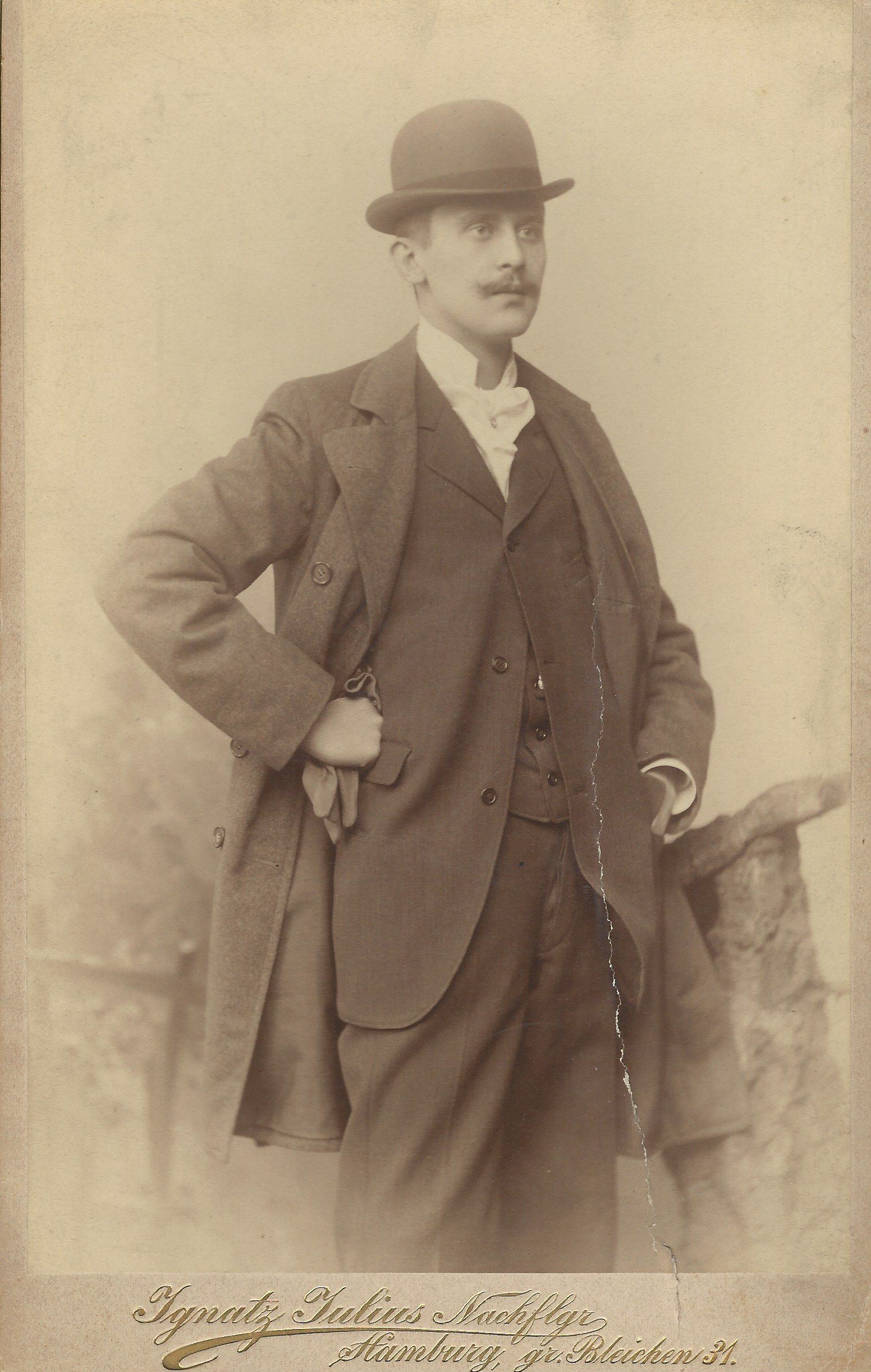 Ifjabb Roszner Gyula portréja Hamburg 1890-1892 (Magyar Kereskedelmi és Vendéglátóipari Múzeum CC BY-NC-ND)
