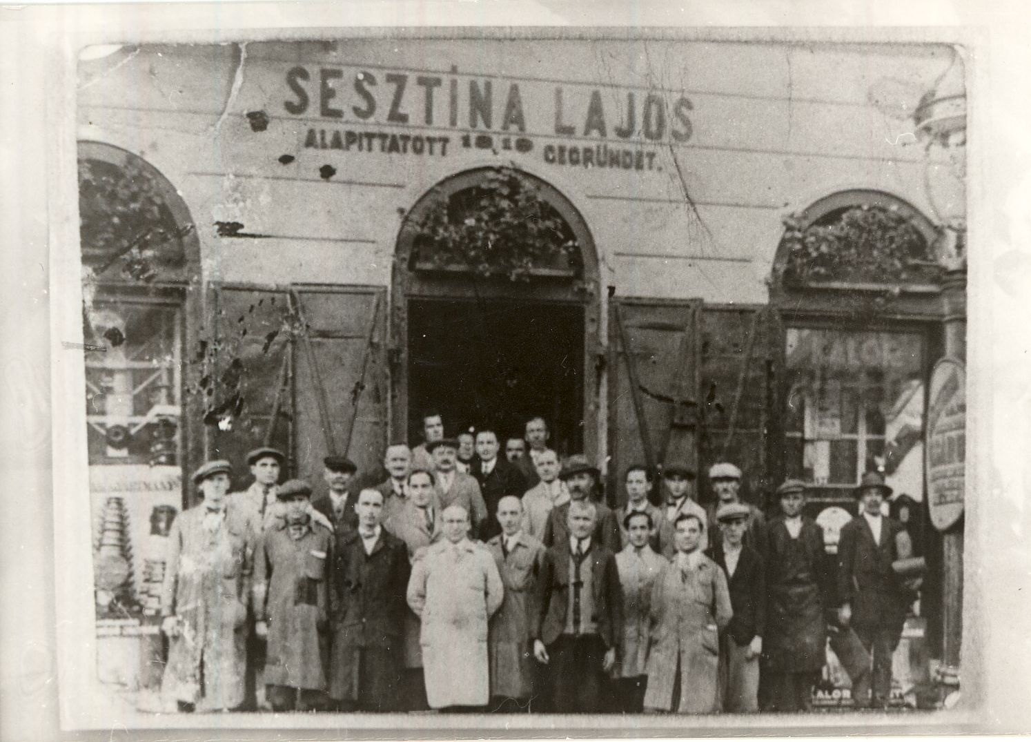 Sesztina Lajos üzlete Debrecen (Magyar Kereskedelmi és Vendéglátóipari Múzeum CC BY-NC-ND)