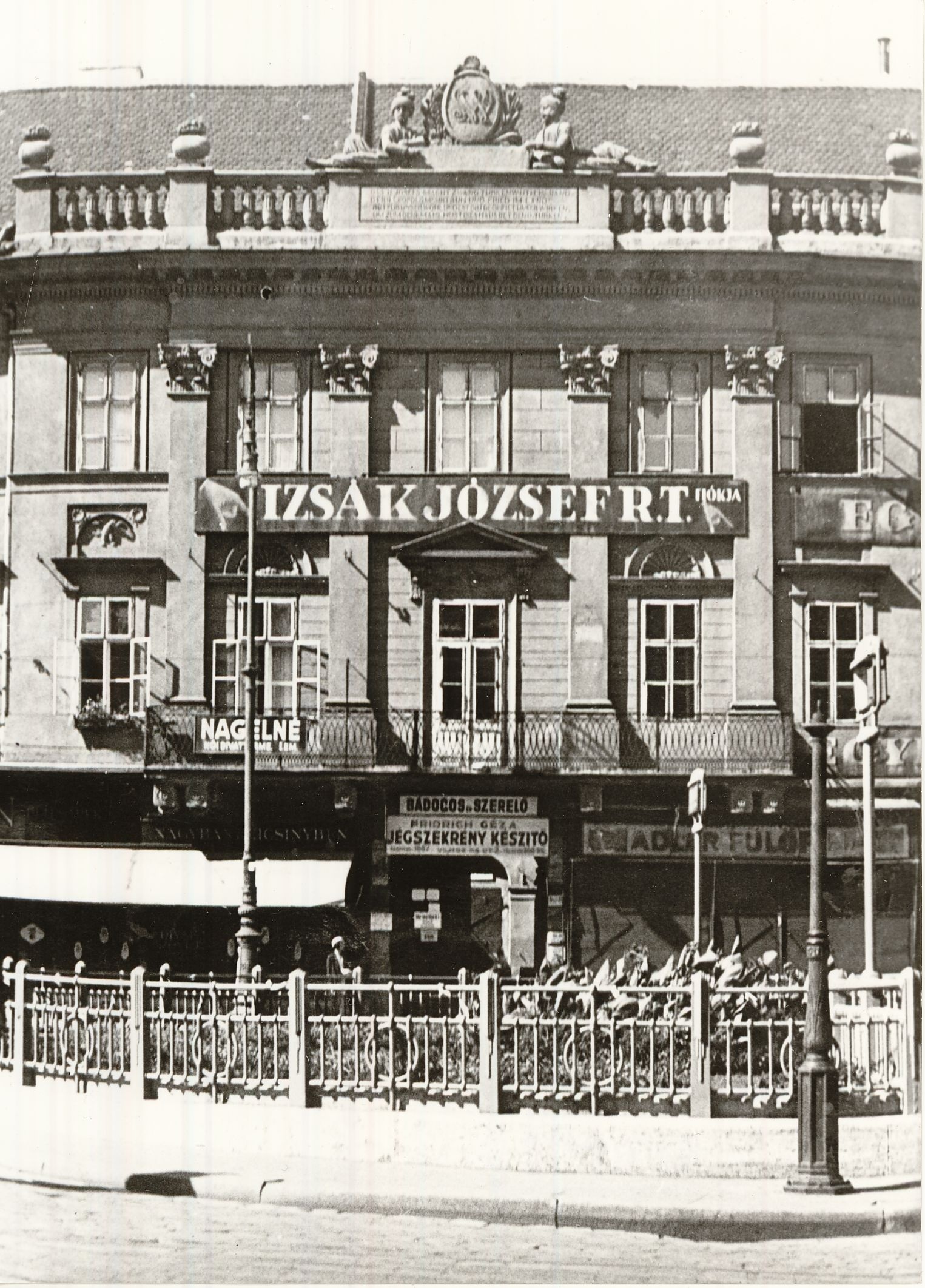 Izsák József Rt. fiókja (Magyar Kereskedelmi és Vendéglátóipari Múzeum CC BY-NC-ND)