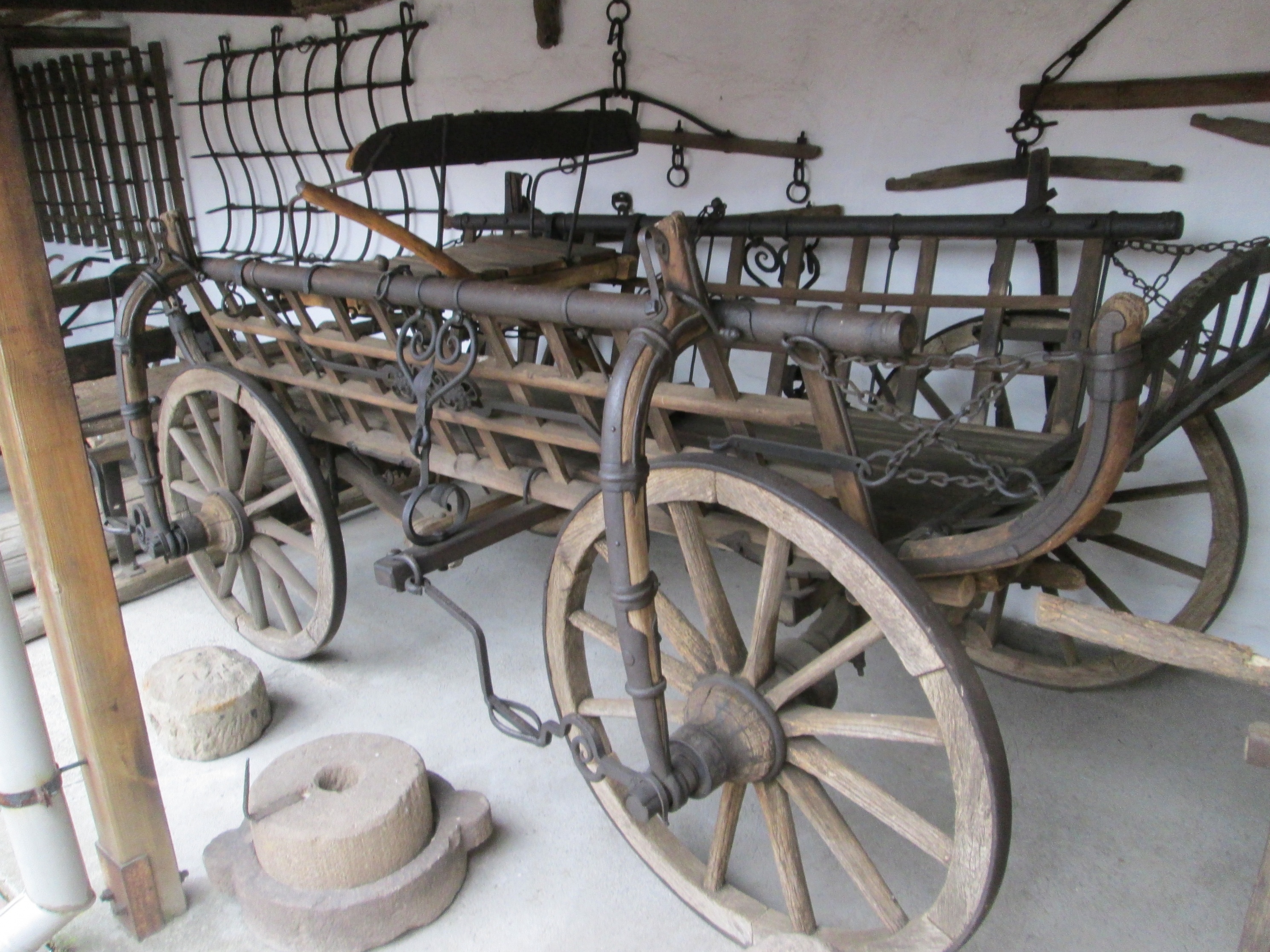 Lovaskocsi (Hajdu Ráfis János Mezőgazdasági Gépmúzeum, Mezőkövesd CC BY-NC-SA)
