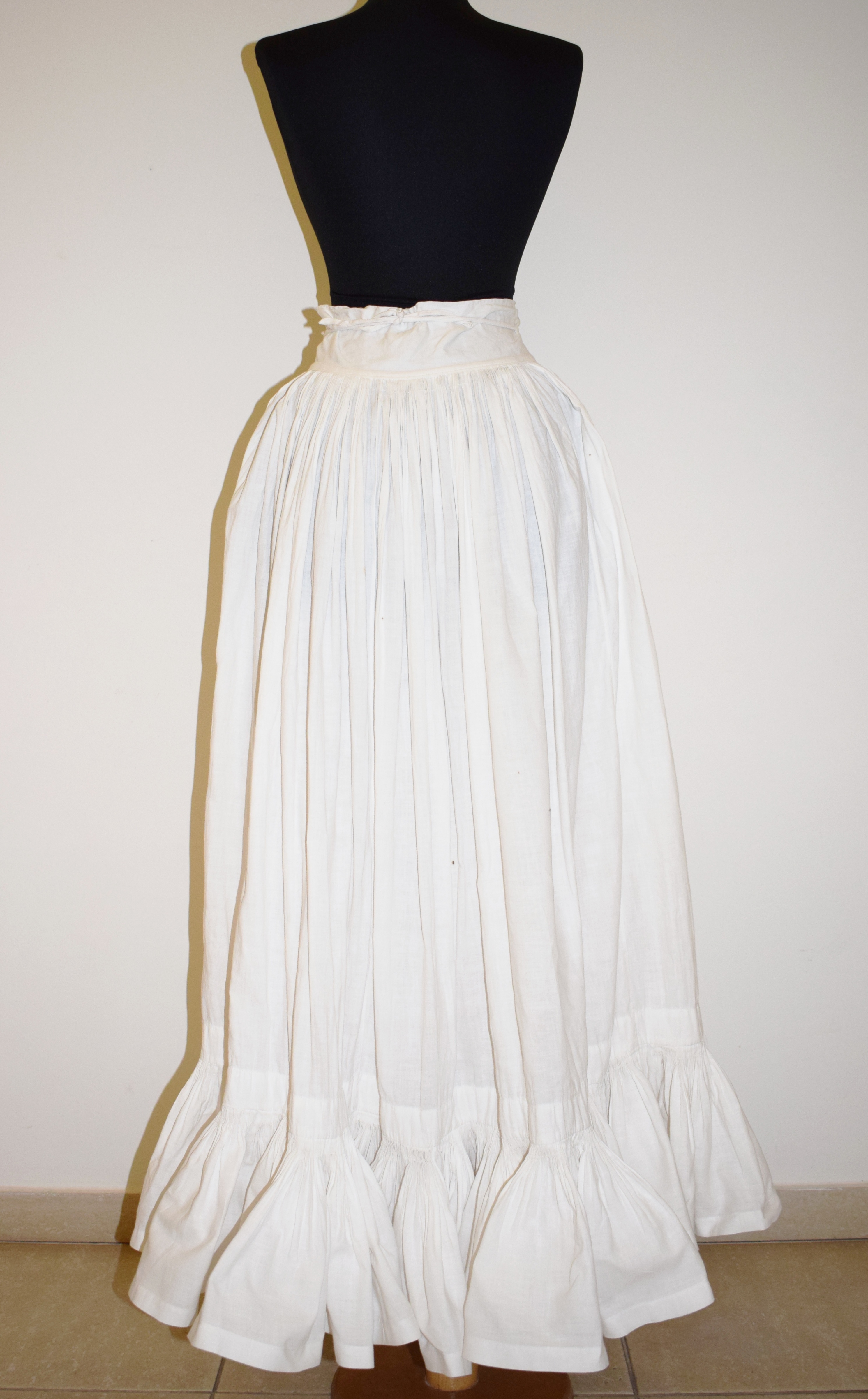 Fodros, női alsószoknya (Matyó Múzeum, Mezőkövesd CC BY-NC-SA)