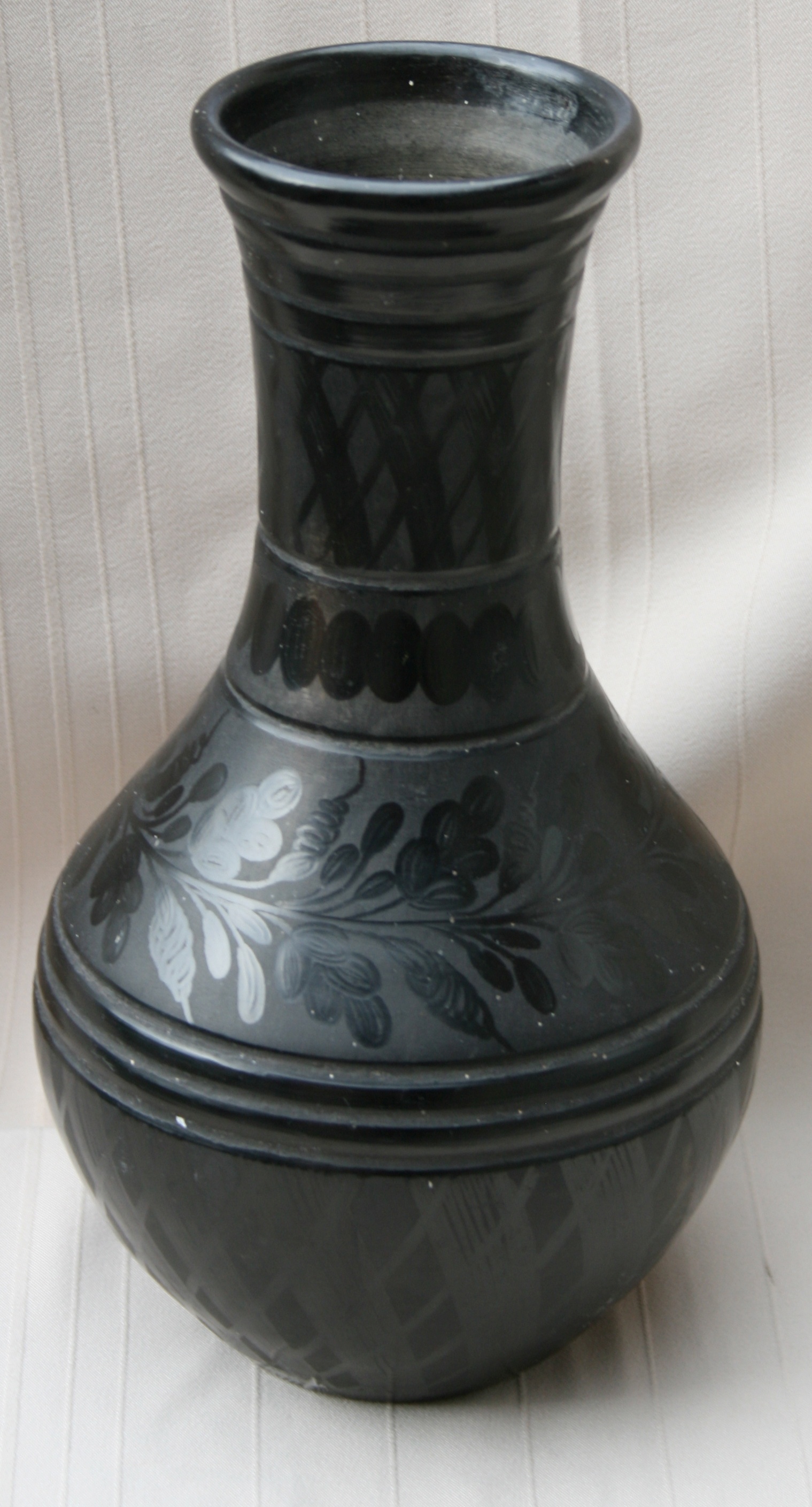 Fekete váza (Holló László Galéria, Putnok CC BY-NC-SA)