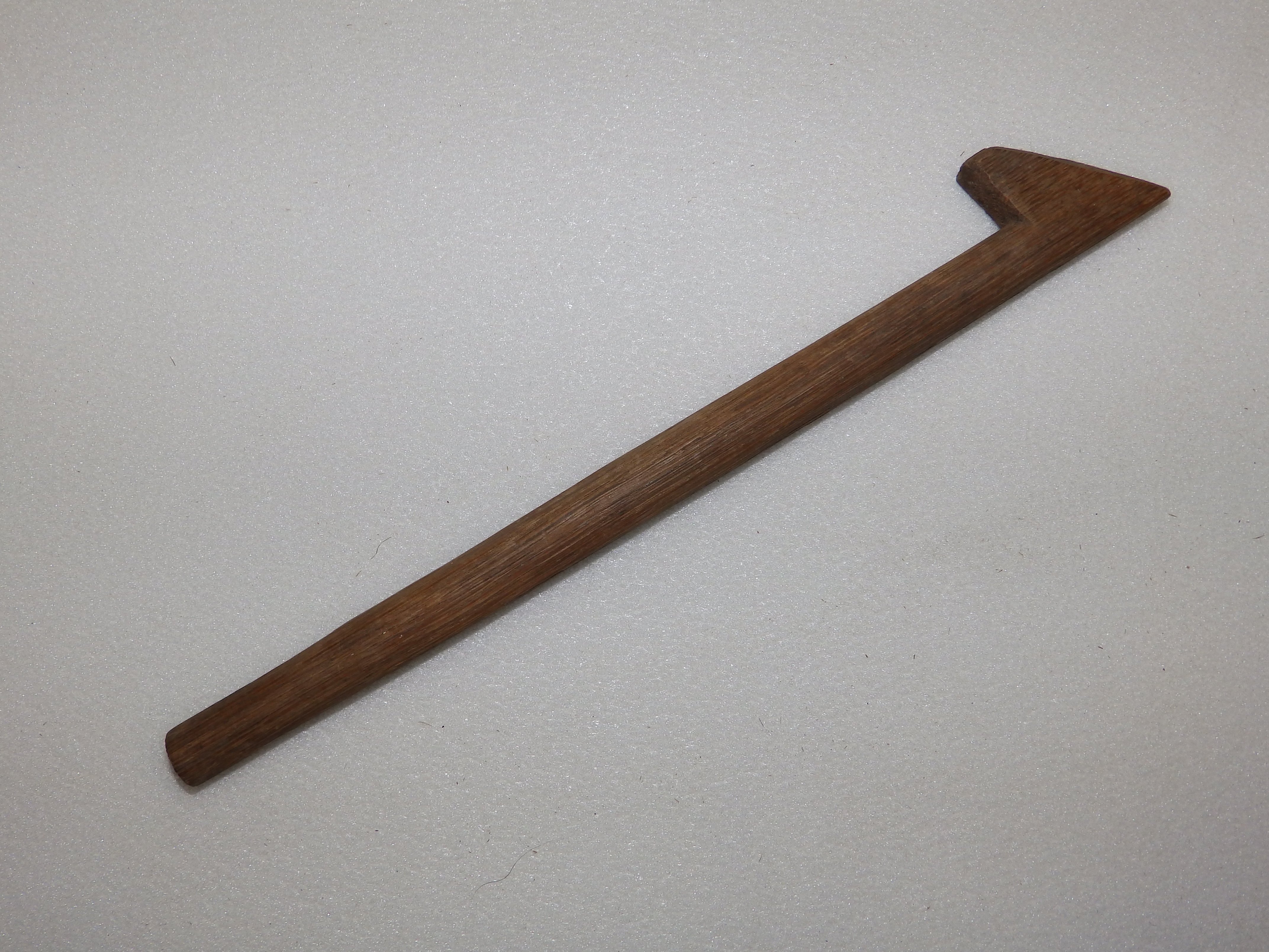 Fonalgombolyító fonaltartója `vertéke` pálcikája (Herman Ottó Múzeum CC BY-NC-SA)