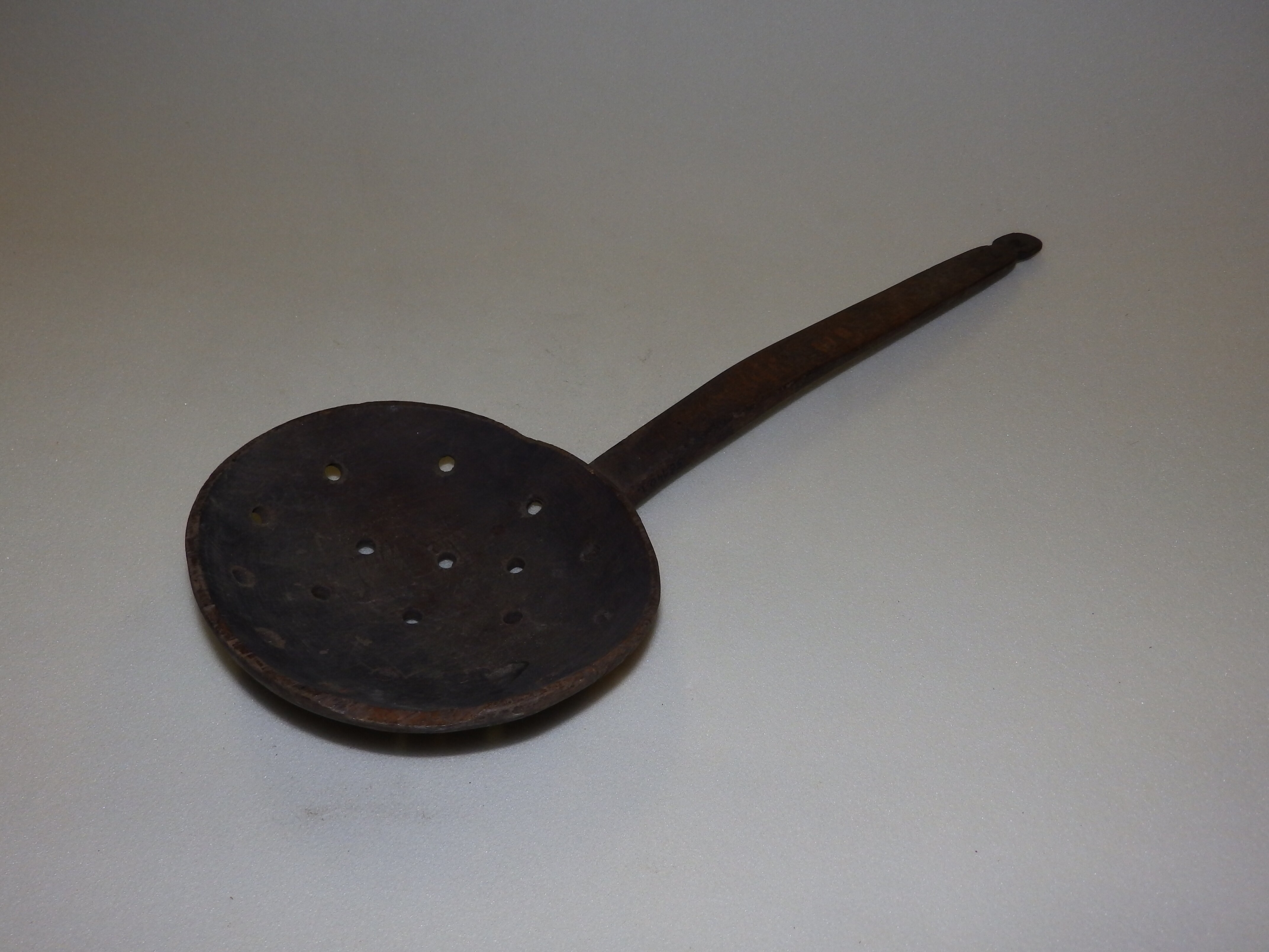 Szedőkanál (lyukas tésztaszedő) (Herman Ottó Múzeum CC BY-NC-SA)