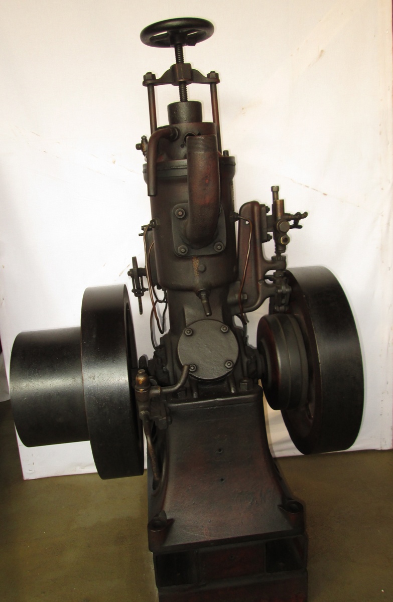 Nyersolaj üzemű stabilmotorok (Hajdu Ráfis János Mezőgazdasági Gépmúzeum, Mezőkövesd CC BY-NC-SA)