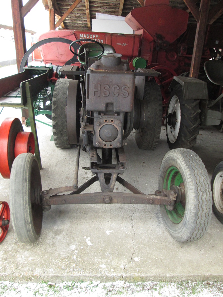Nyersolaj üzemű traktor (Hajdu Ráfis János Mezőgazdasági Gépmúzeum, Mezőkövesd CC BY-NC-SA)