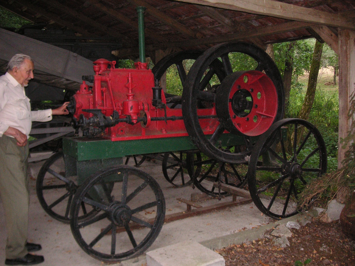 Benzin-petróleum üzemű lokomobilok (Hajdu Ráfis János Mezőgazdasági Gépmúzeum, Mezőkövesd CC BY-NC-SA)