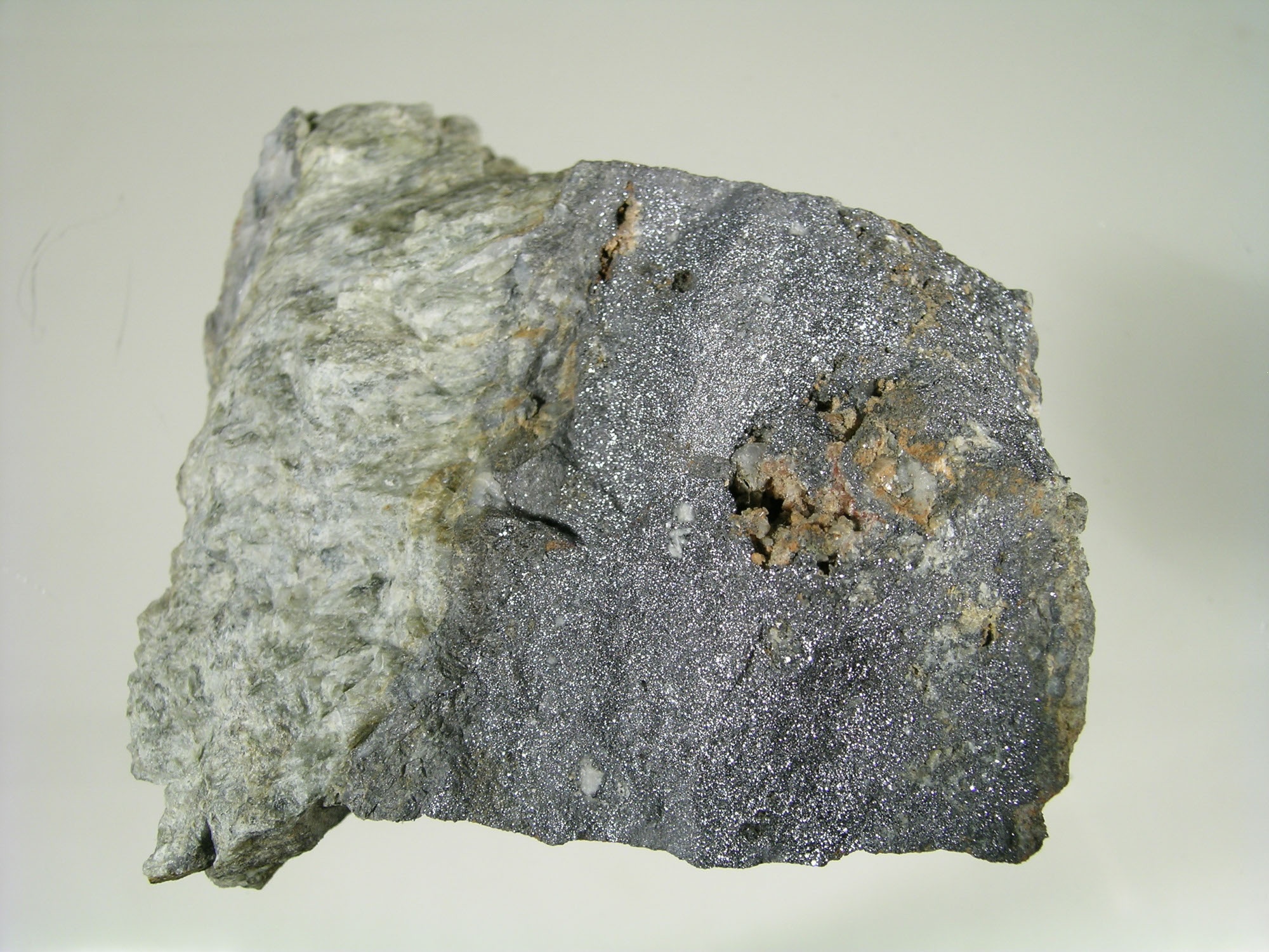 Galenit, sziderit, szfalerit, kvarc (Herman Ottó Múzeum, Miskolc CC BY-NC-SA)