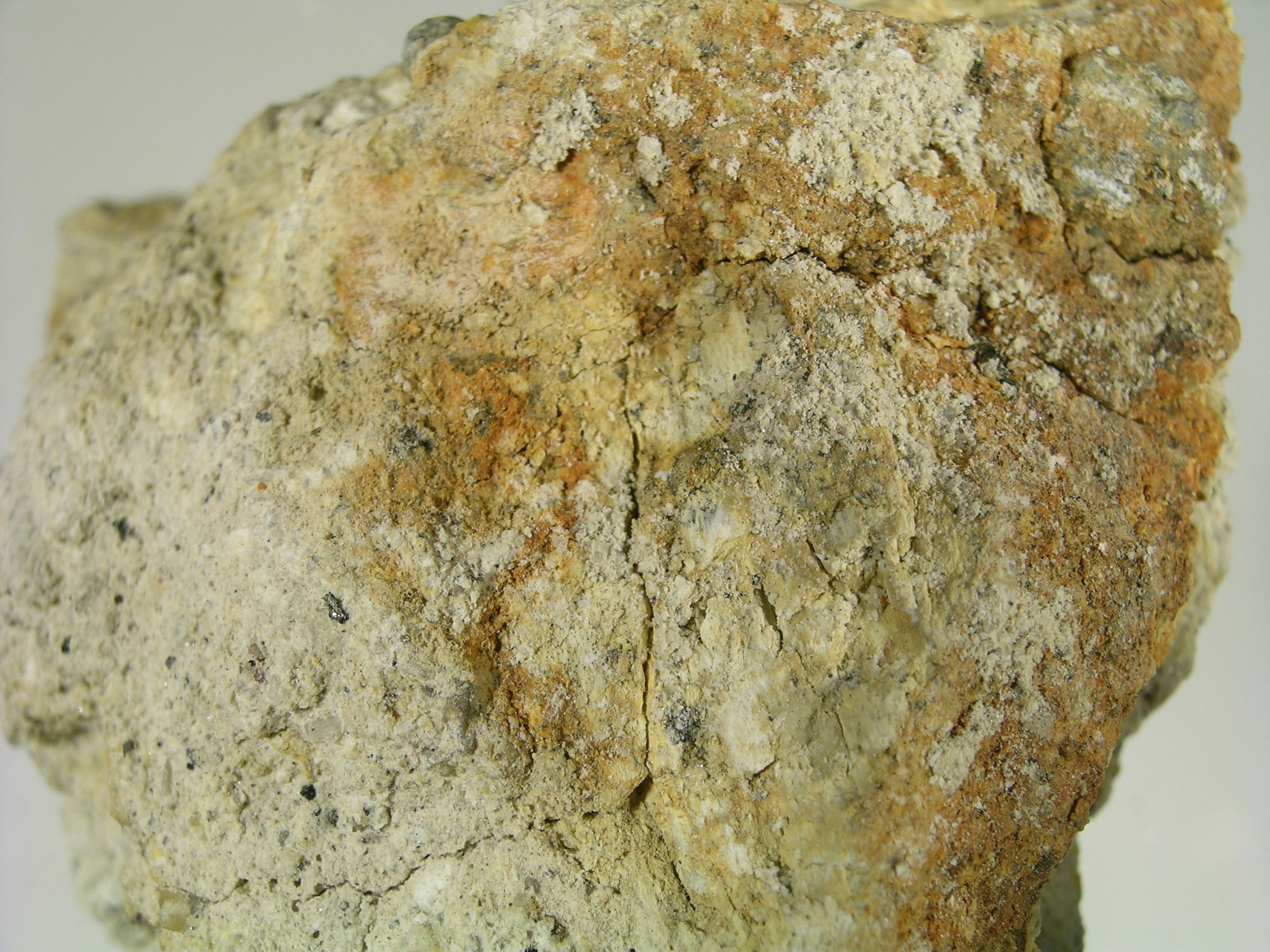 Klinoptilolit, montmorillonit (Herman Ottó Múzeum, Miskolc CC BY-NC-SA)