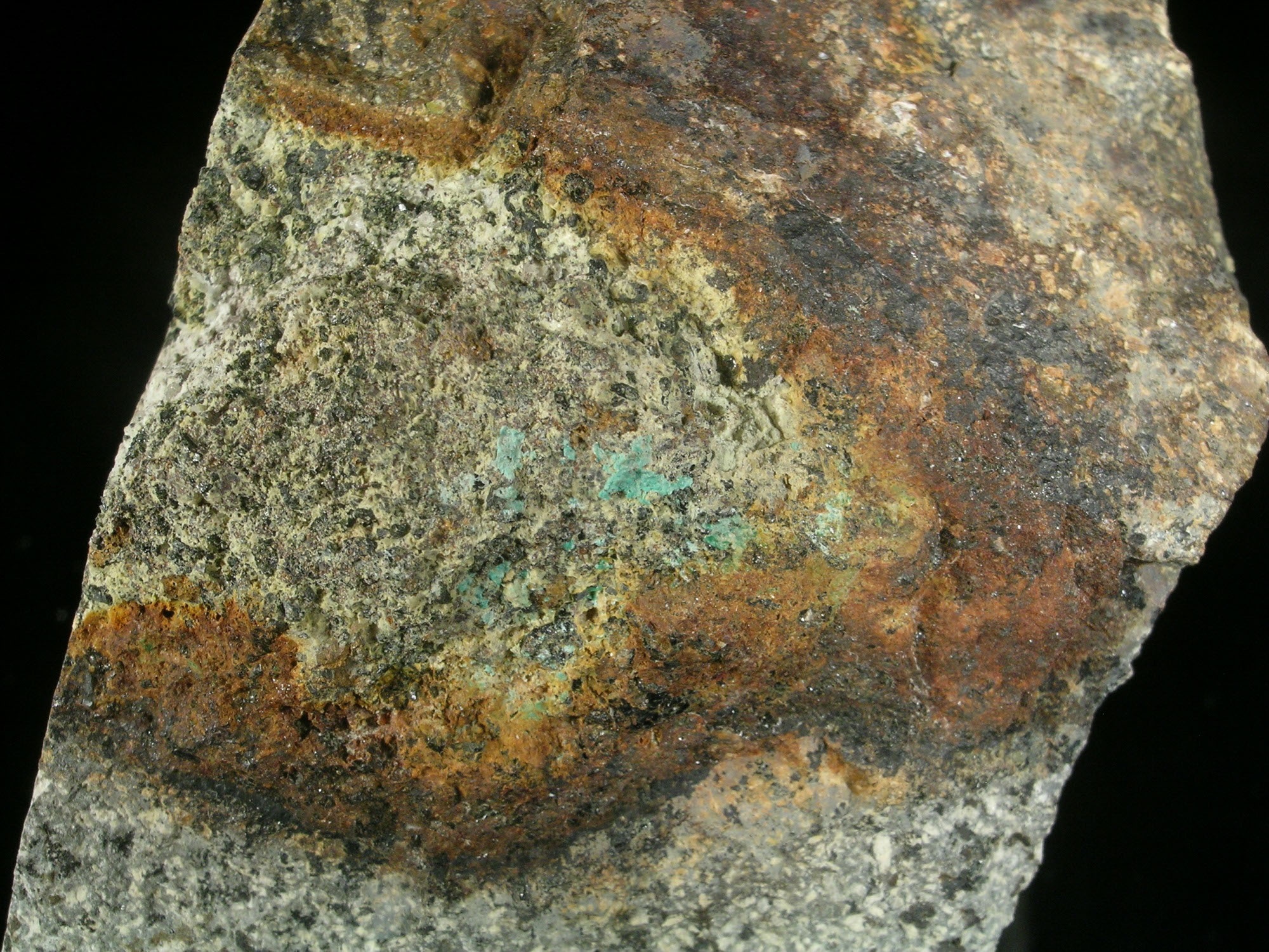 Krizokolla, kvarc, augit, tridimit (Herman Ottó Múzeum, Miskolc CC BY-NC-SA)